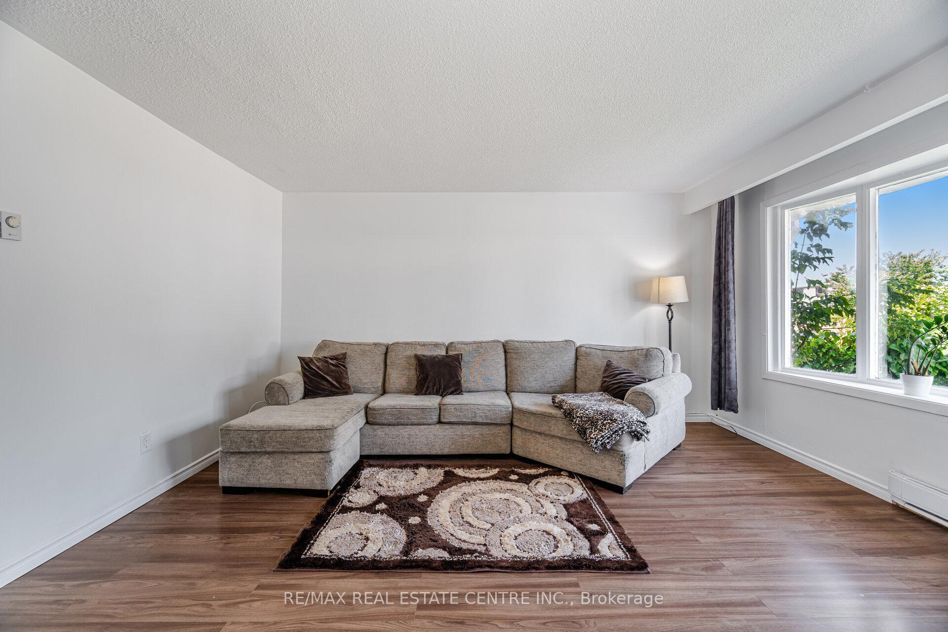 Photo 8 of 244 Kinmount Crescent, Oshawa, Lakeview — HOMEH