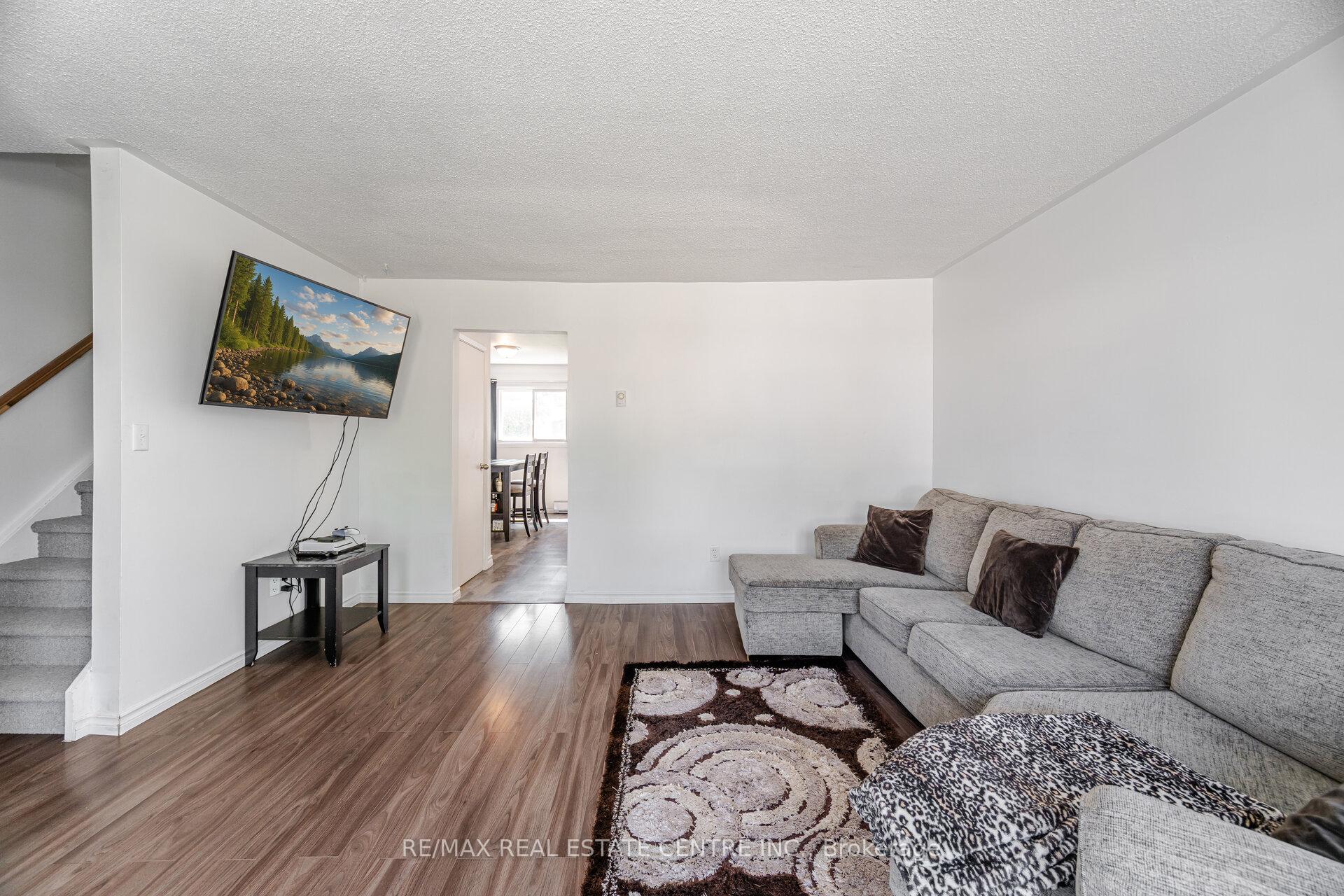 Photo 9 of 244 Kinmount Crescent, Oshawa, Lakeview — HOMEH