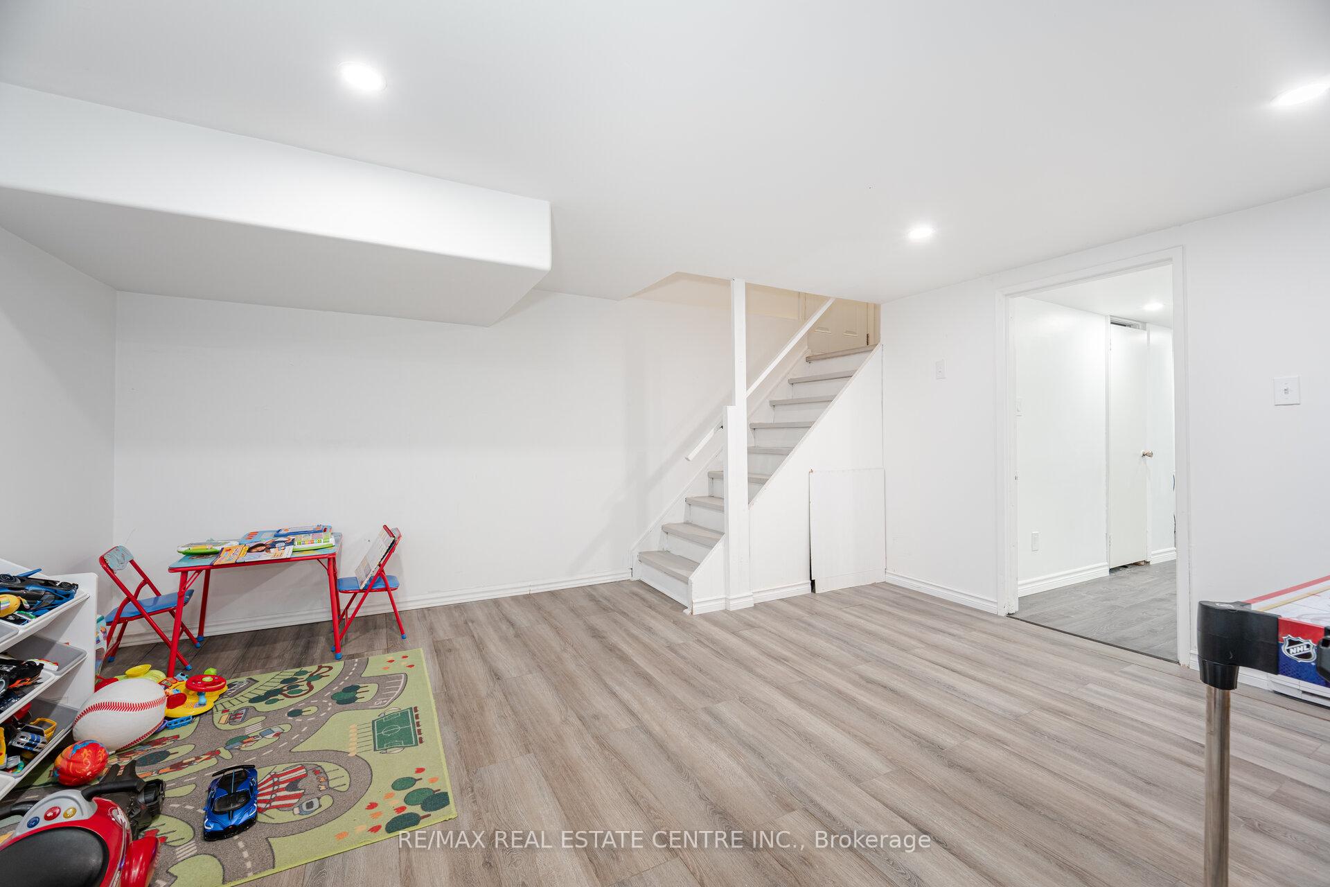 Photo 30 of 244 Kinmount Crescent, Oshawa, Lakeview — HOMEH