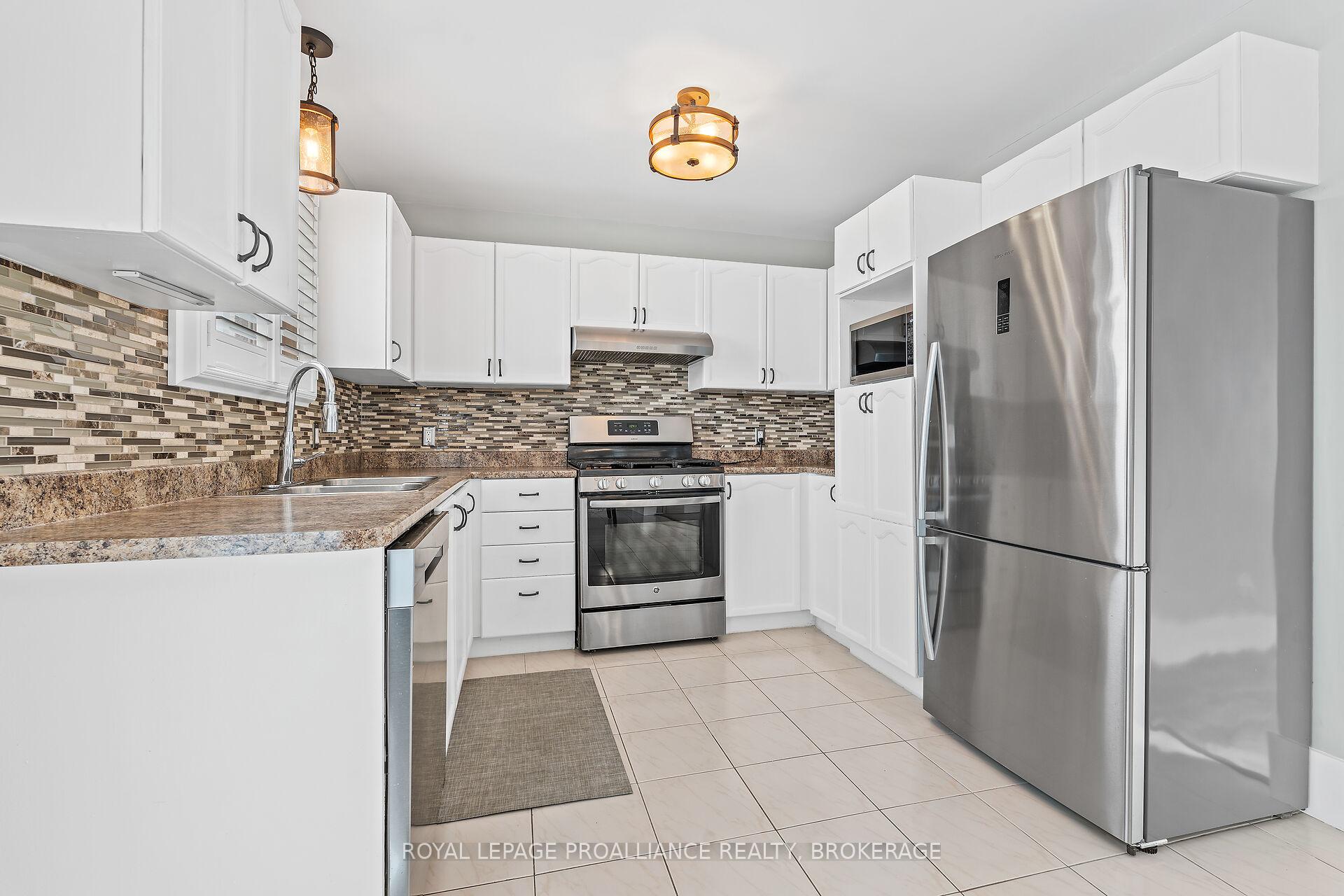Photo 19 of 113 Greenlees Drive, Kingston, Kingston East (Incl Barret Crt) — HOMEH
