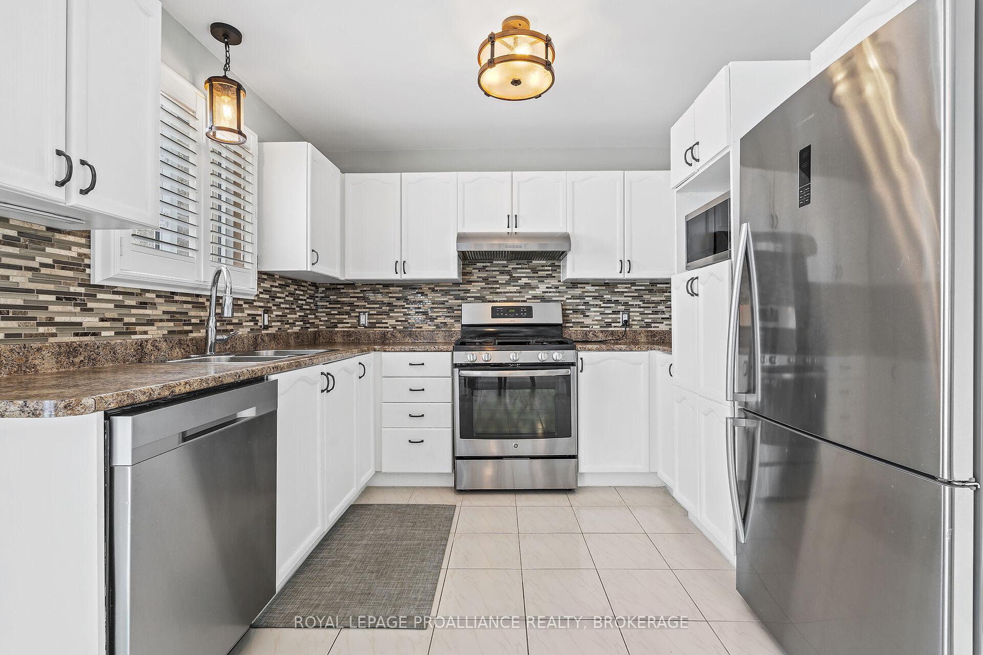 Photo 20 of 113 Greenlees Drive, Kingston, Kingston East (Incl Barret Crt) — HOMEH