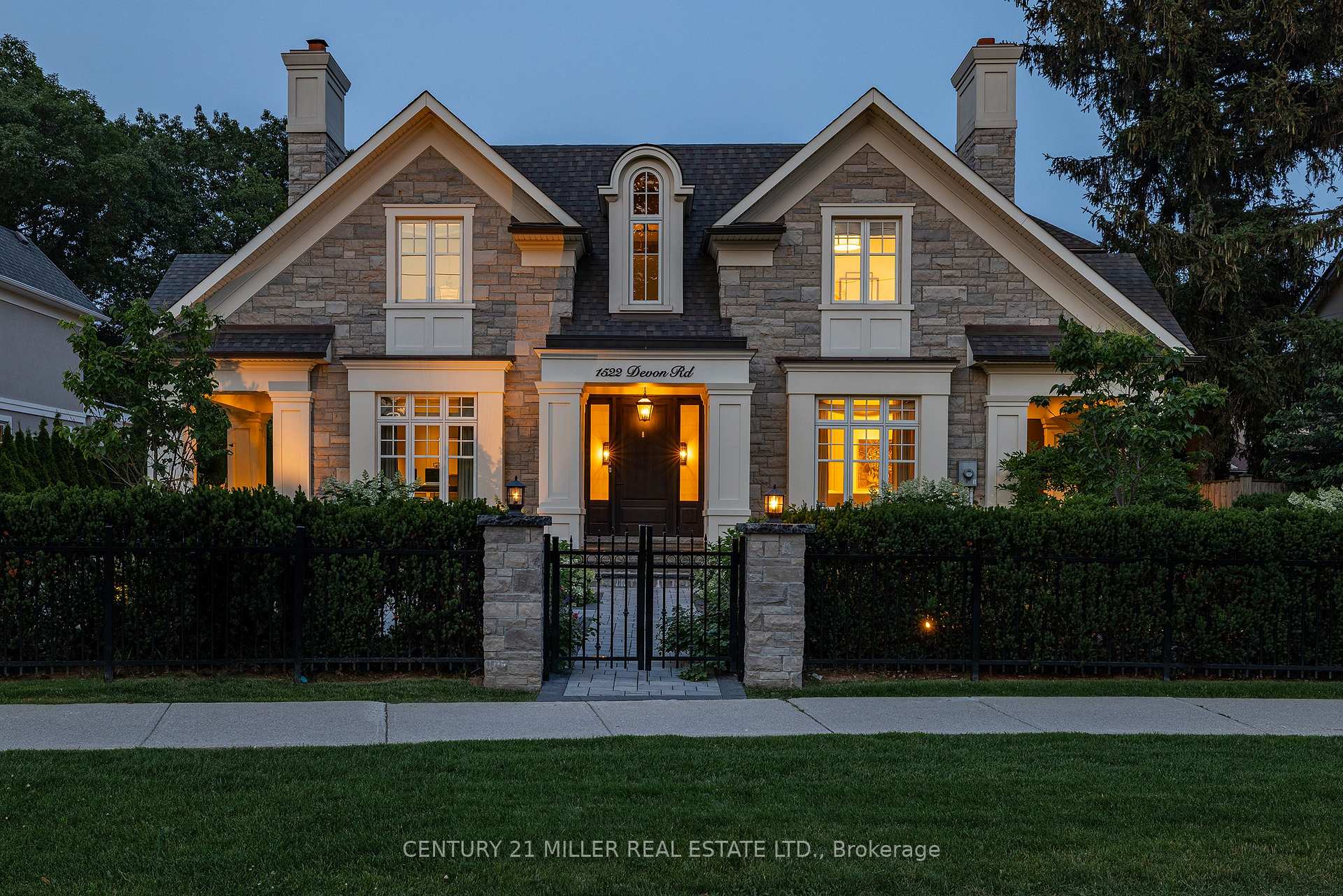 Front of 1522 Devon Road