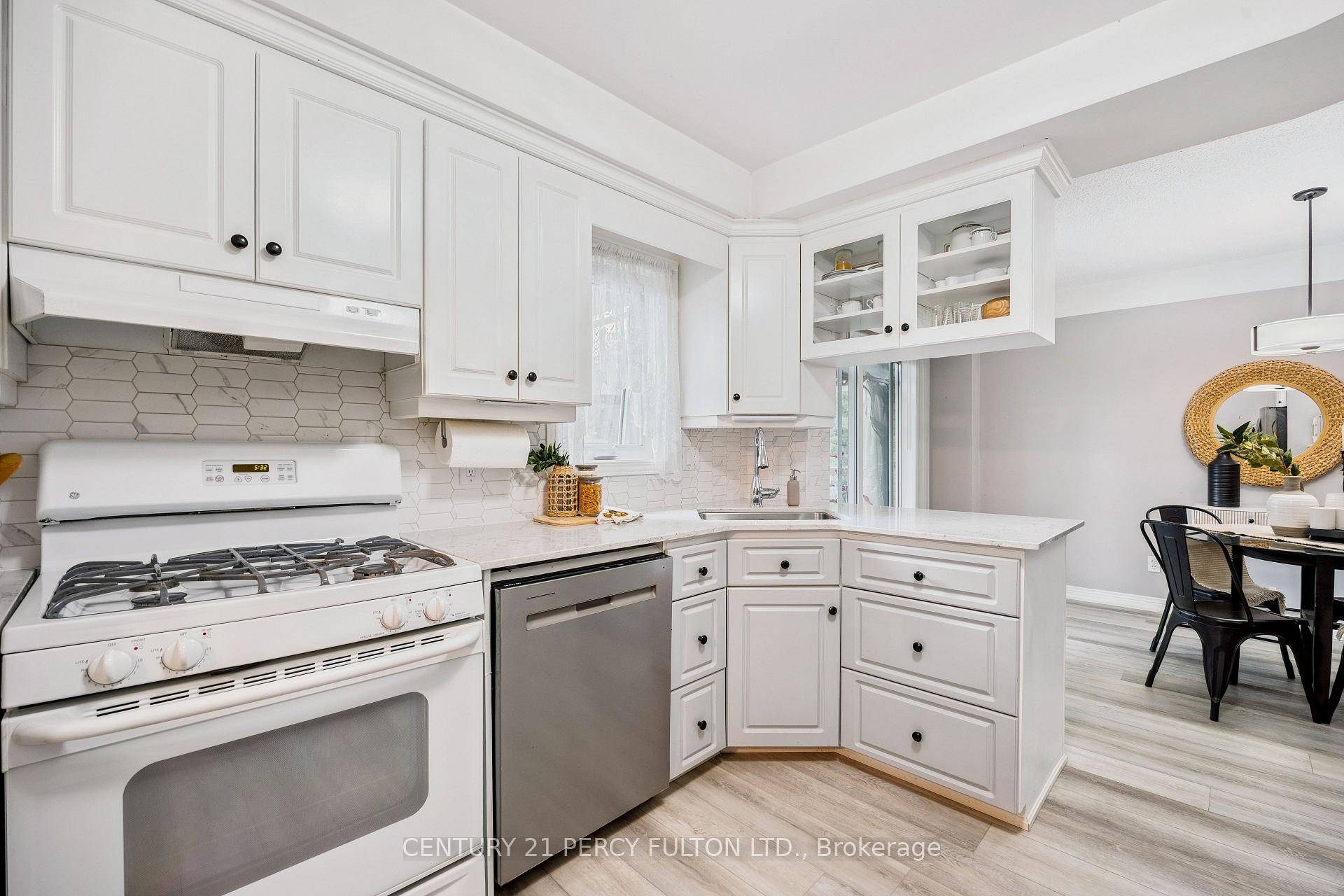 Photo 11 of 232 Grandview Street S, Oshawa, Donevan — HOMEH