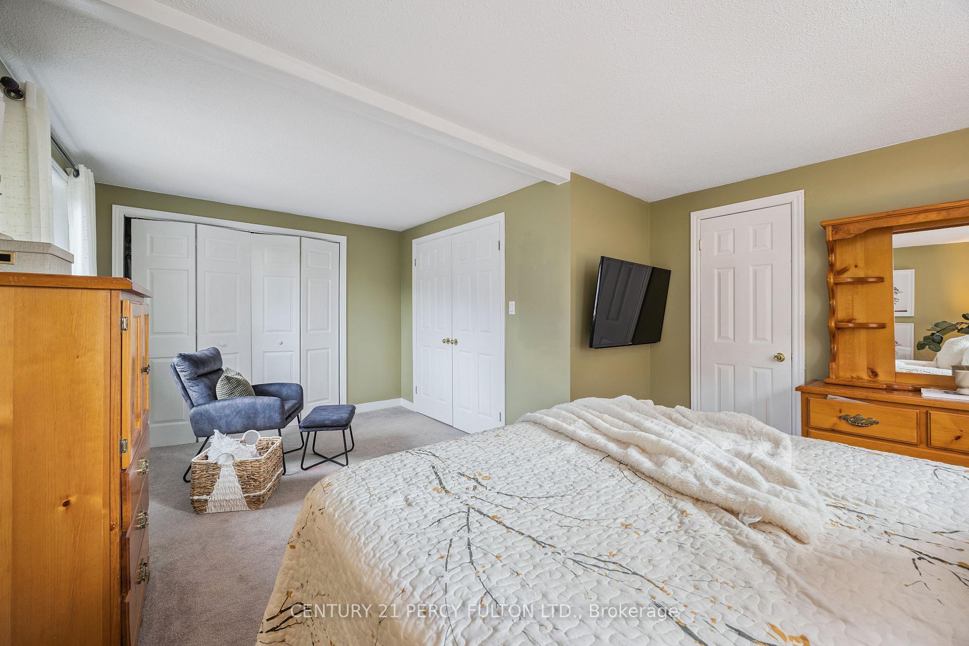 Photo 16 of 232 Grandview Street S, Oshawa, Donevan — HOMEH