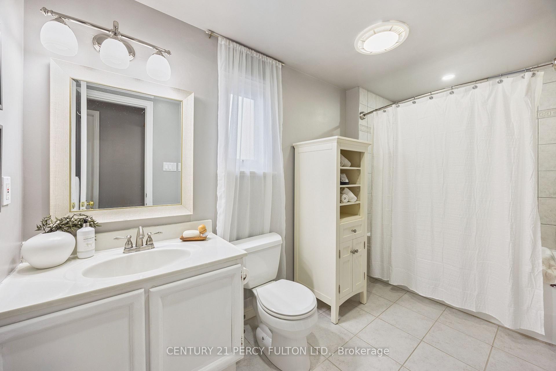 Photo 17 of 232 Grandview Street S, Oshawa, Donevan — HOMEH