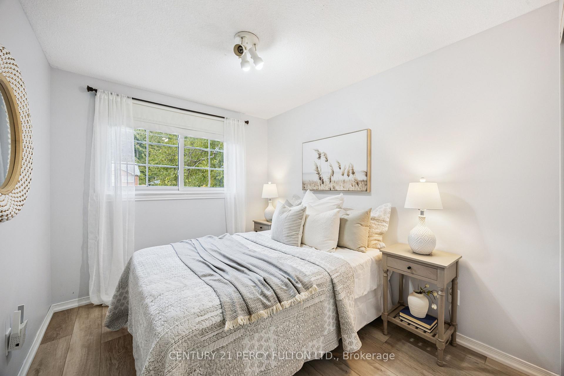 Photo 19 of 232 Grandview Street S, Oshawa, Donevan — HOMEH