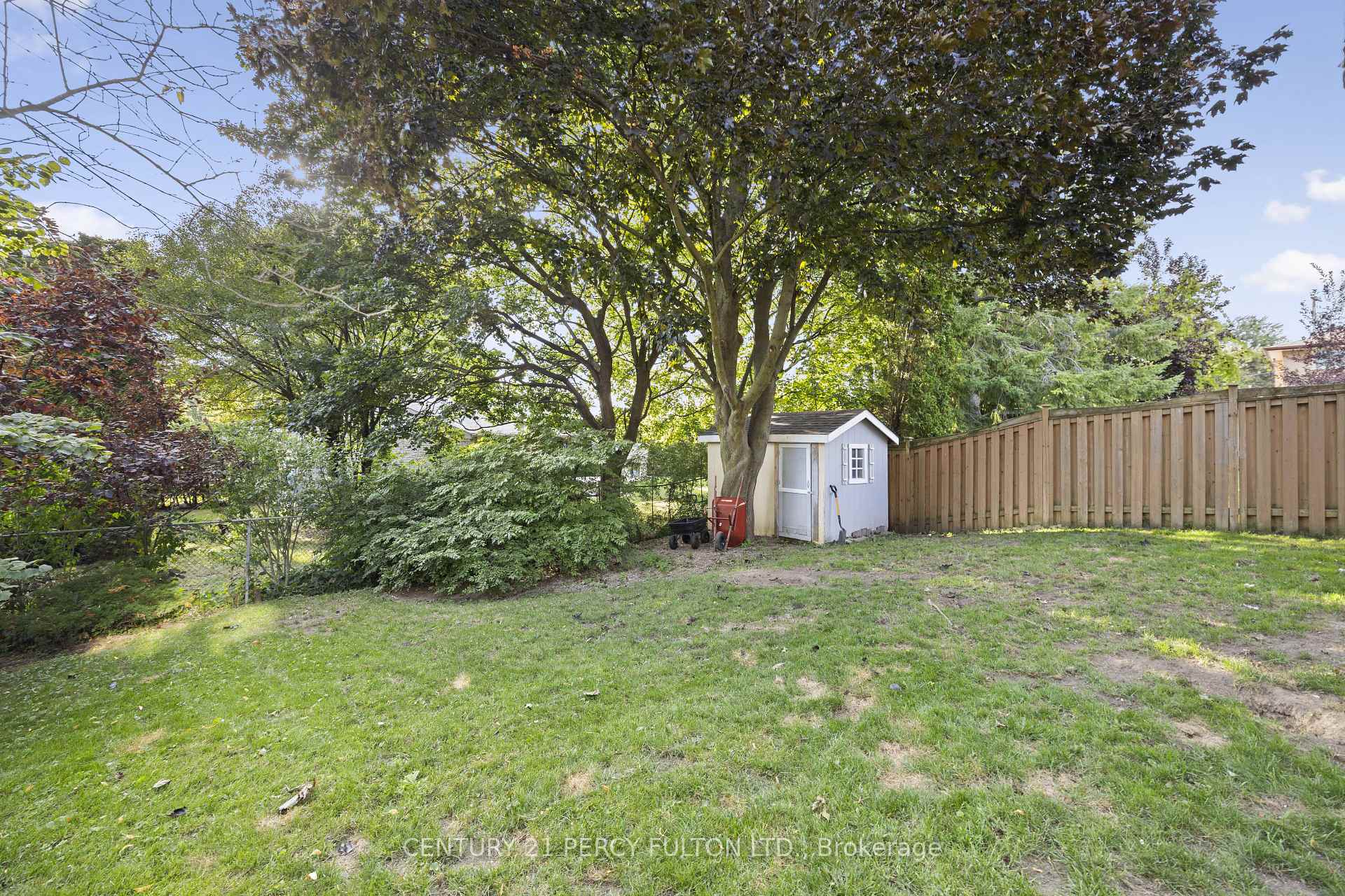 Photo 24 of 232 Grandview Street S, Oshawa, Donevan — HOMEH