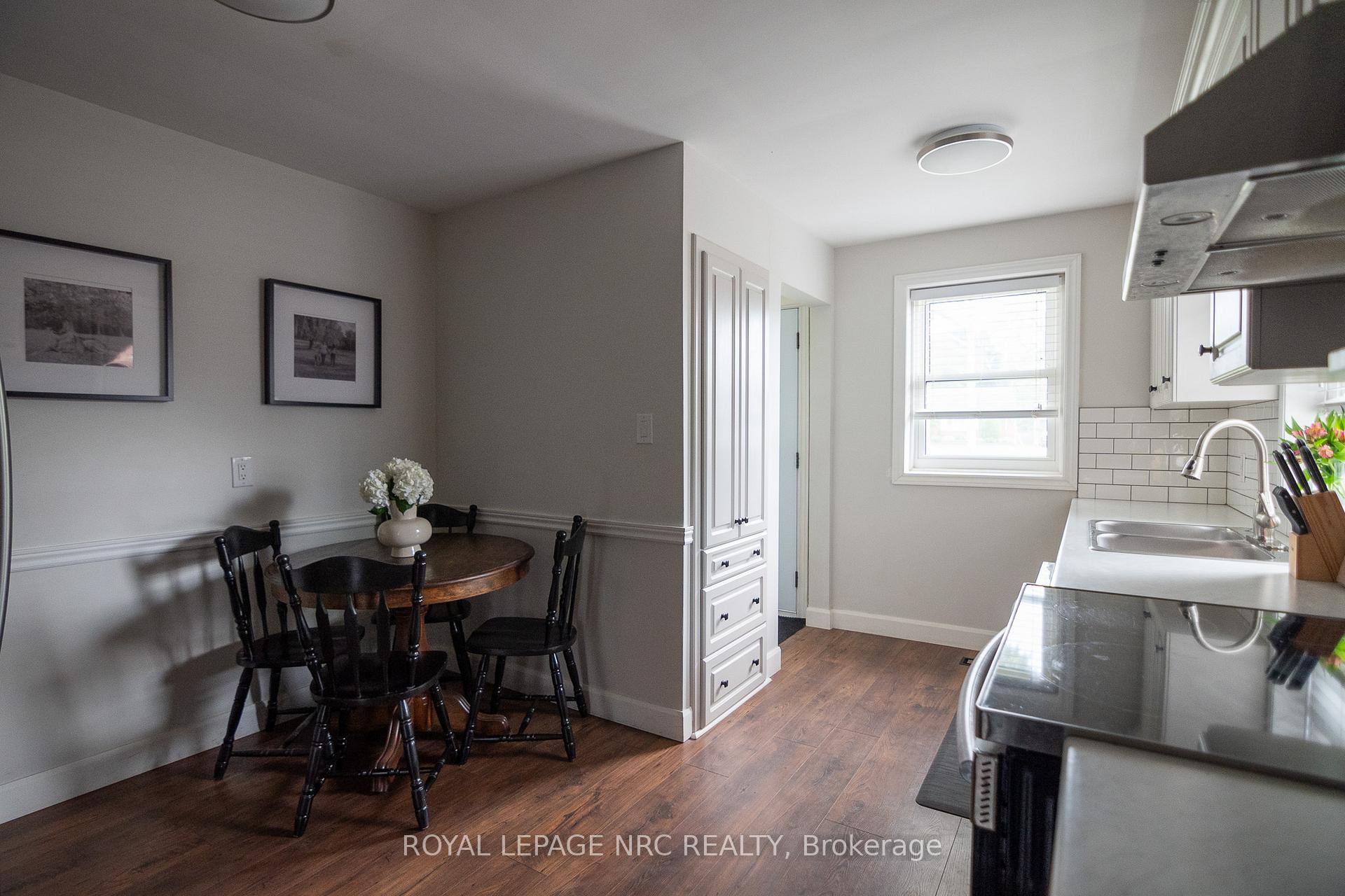 Photo 8 of 6337 Goodsir Crescent, Niagara Falls, Hospital — HOMEH