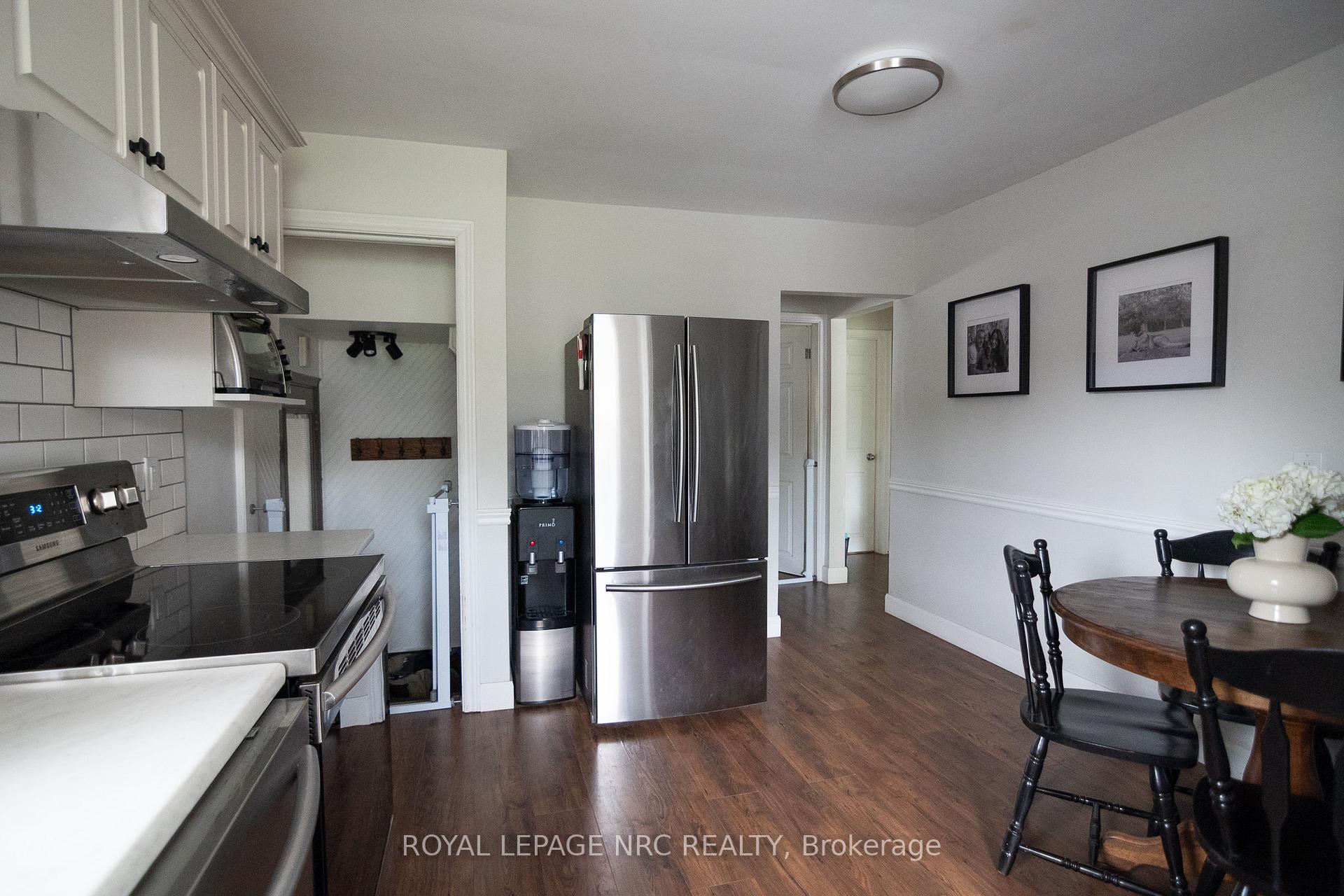 Photo 9 of 6337 Goodsir Crescent, Niagara Falls, Hospital — HOMEH