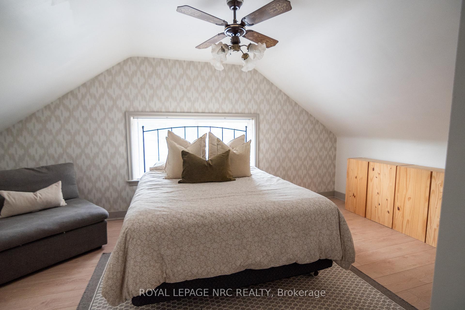 Photo 18 of 6337 Goodsir Crescent, Niagara Falls, Hospital — HOMEH