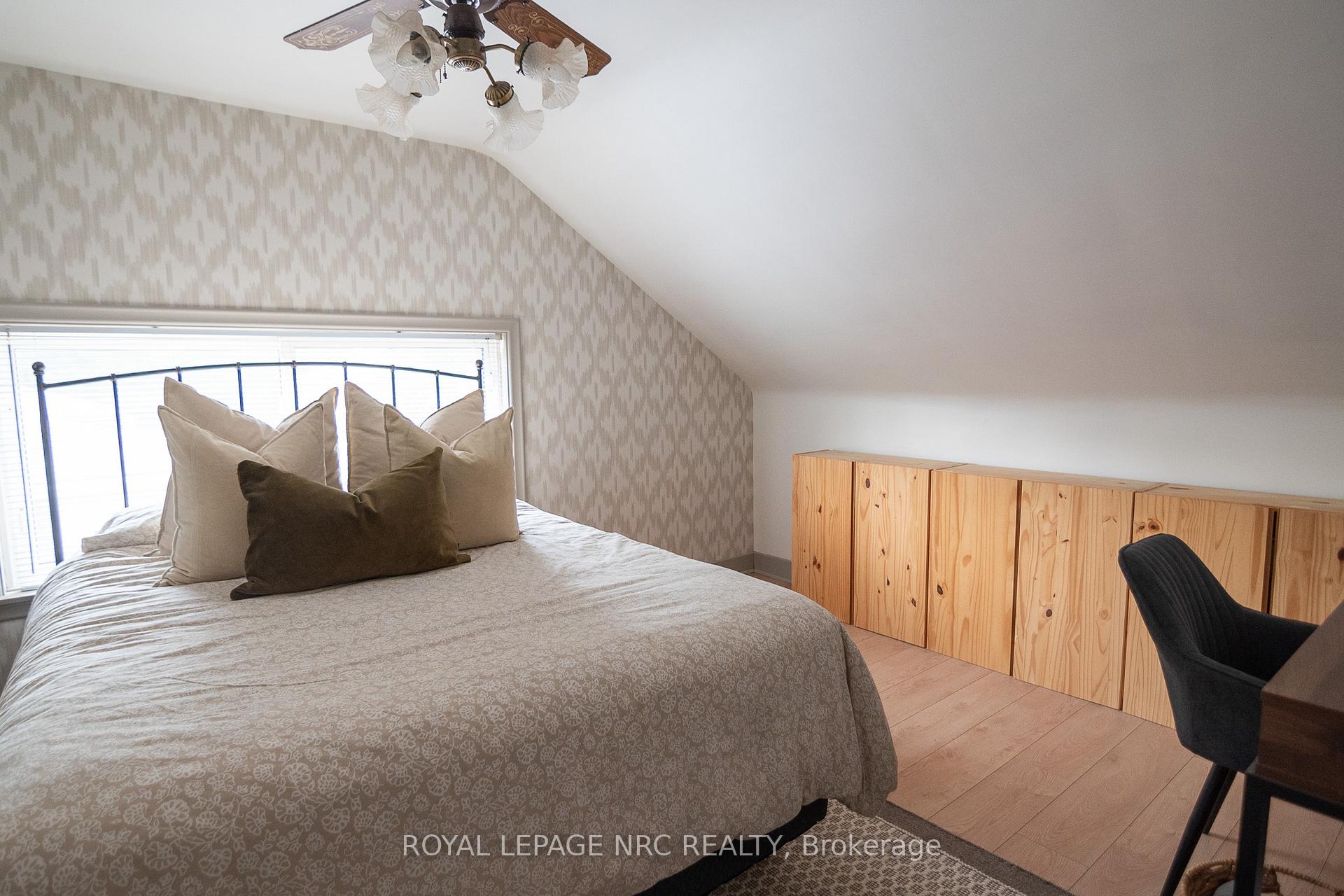Photo 19 of 6337 Goodsir Crescent, Niagara Falls, Hospital — HOMEH