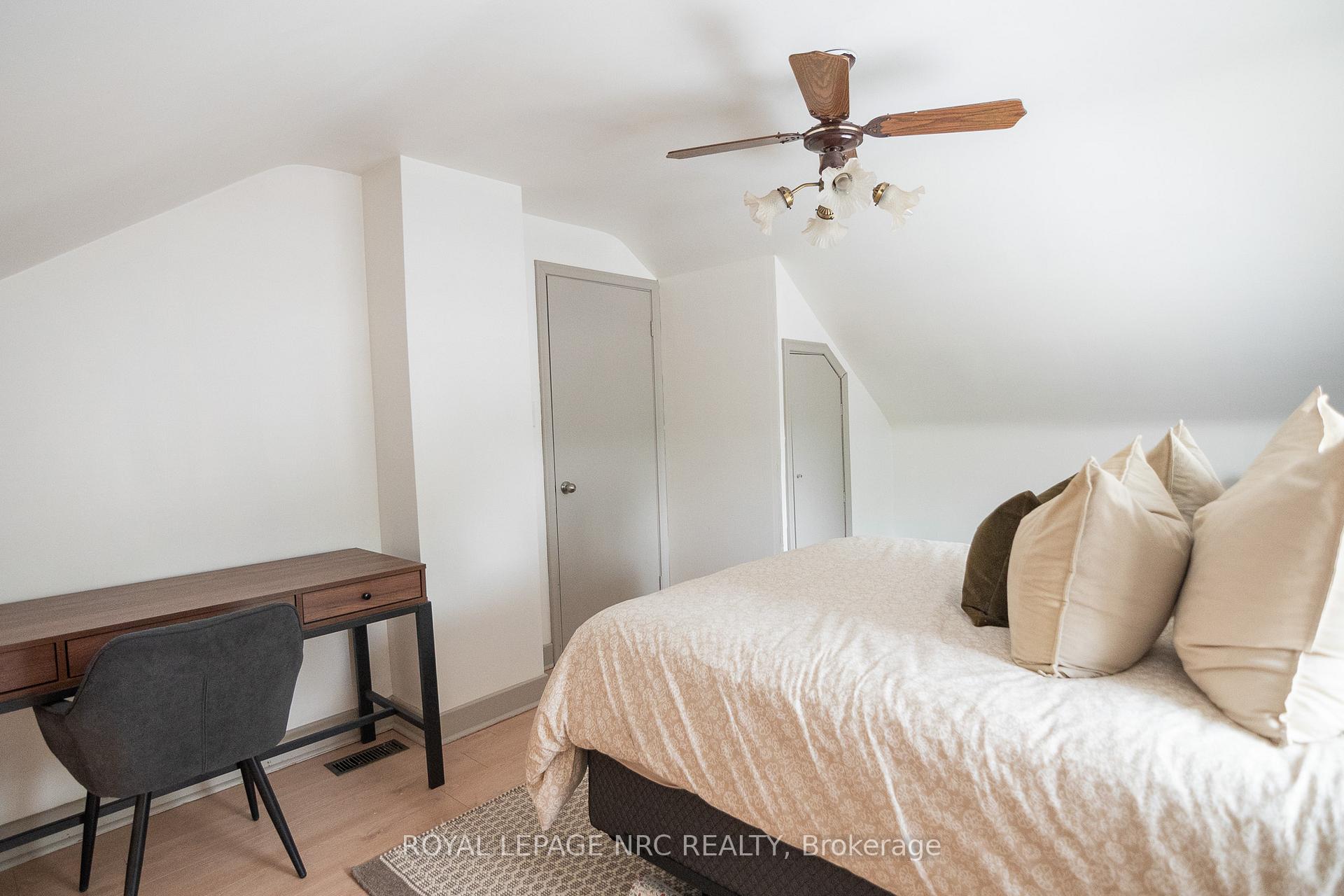 Photo 20 of 6337 Goodsir Crescent, Niagara Falls, Hospital — HOMEH
