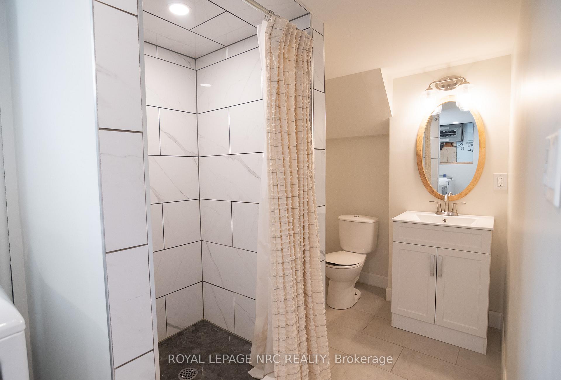 Photo 31 of 6337 Goodsir Crescent, Niagara Falls, Hospital — HOMEH