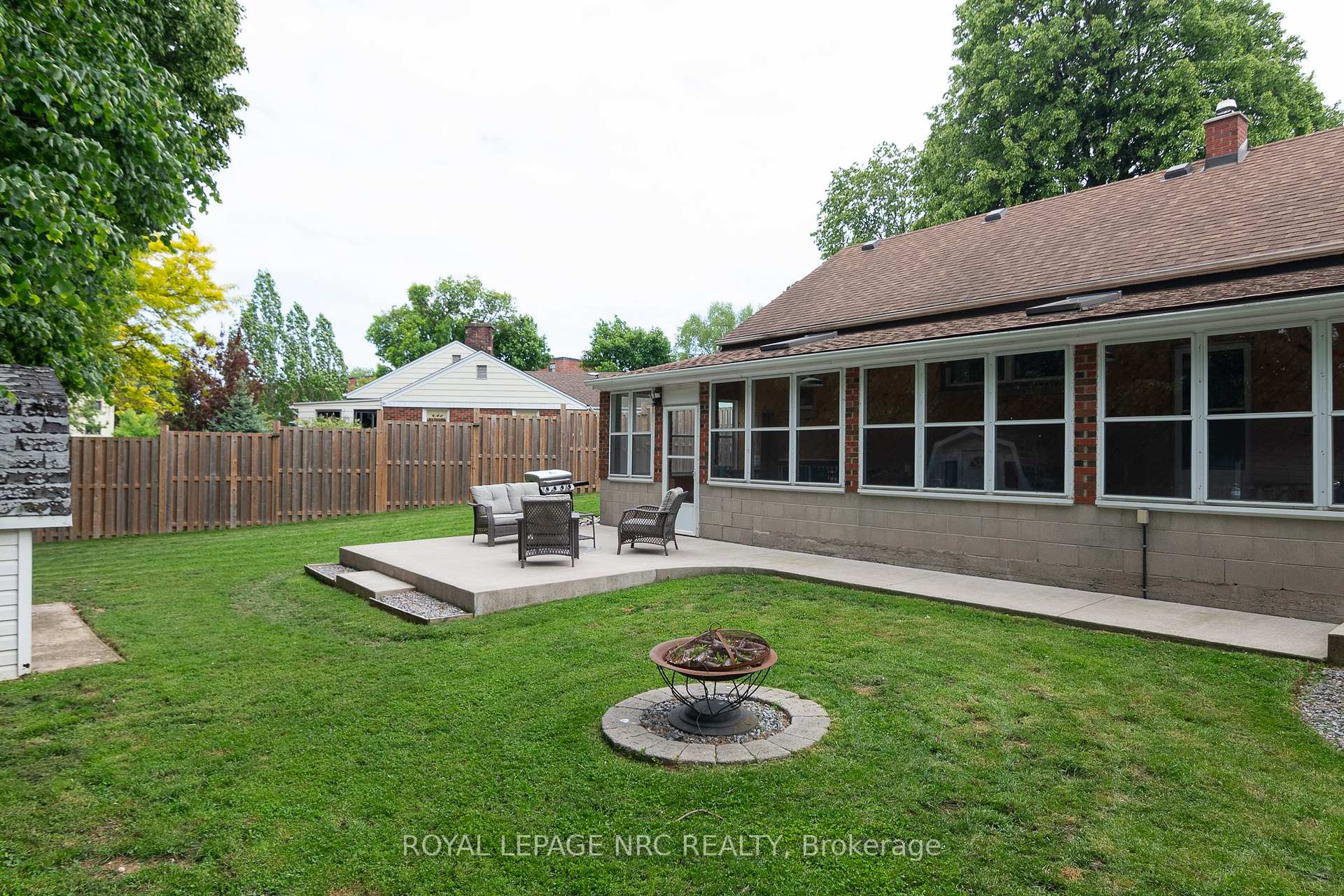 Photo 34 of 6337 Goodsir Crescent, Niagara Falls, Hospital — HOMEH