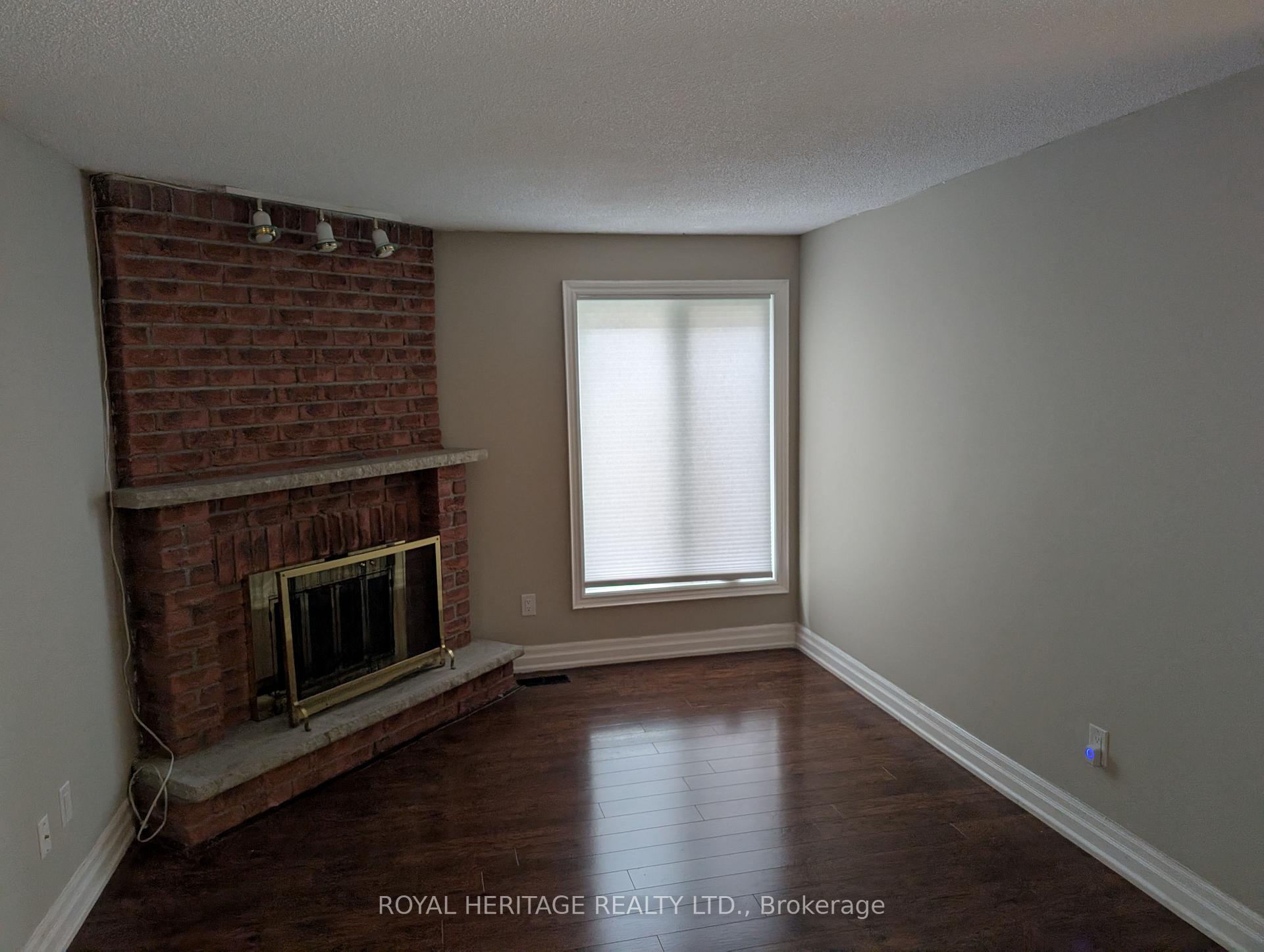 Photo 2 of 600 Creekview Circle, Pickering, West Shore — HOMEH