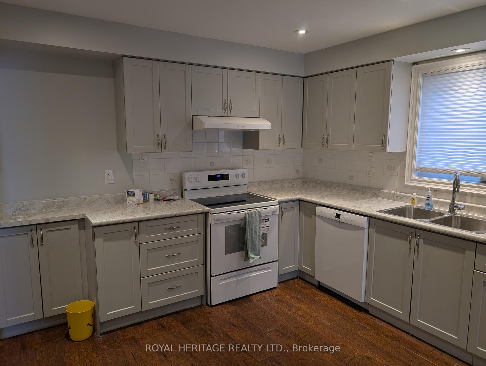 Photo 3 of 600 Creekview Circle, Pickering, West Shore — HOMEH