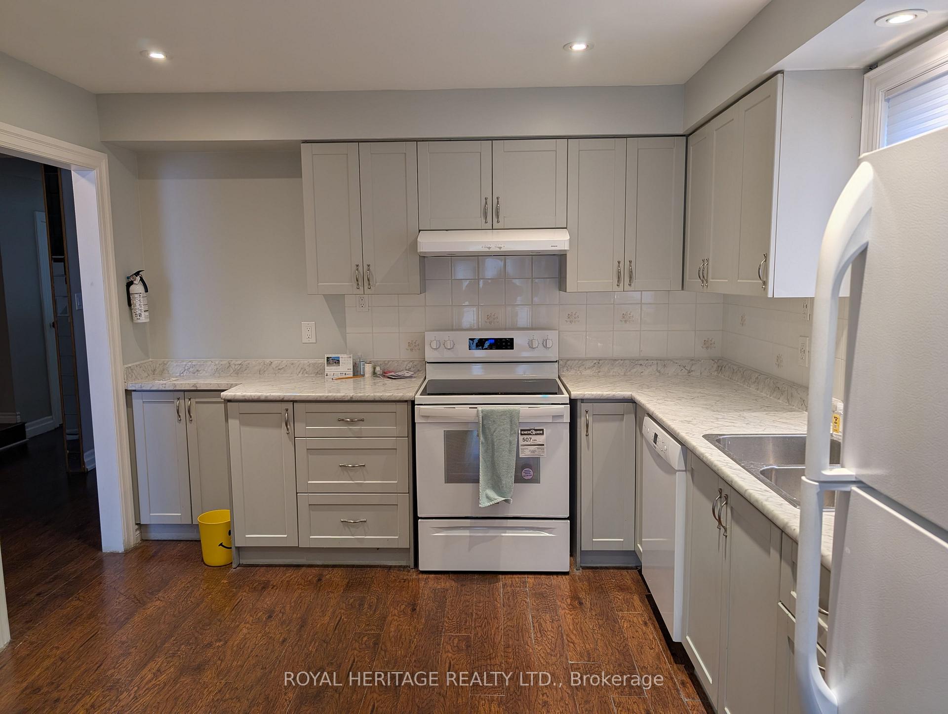 Photo 5 of 600 Creekview Circle, Pickering, West Shore — HOMEH
