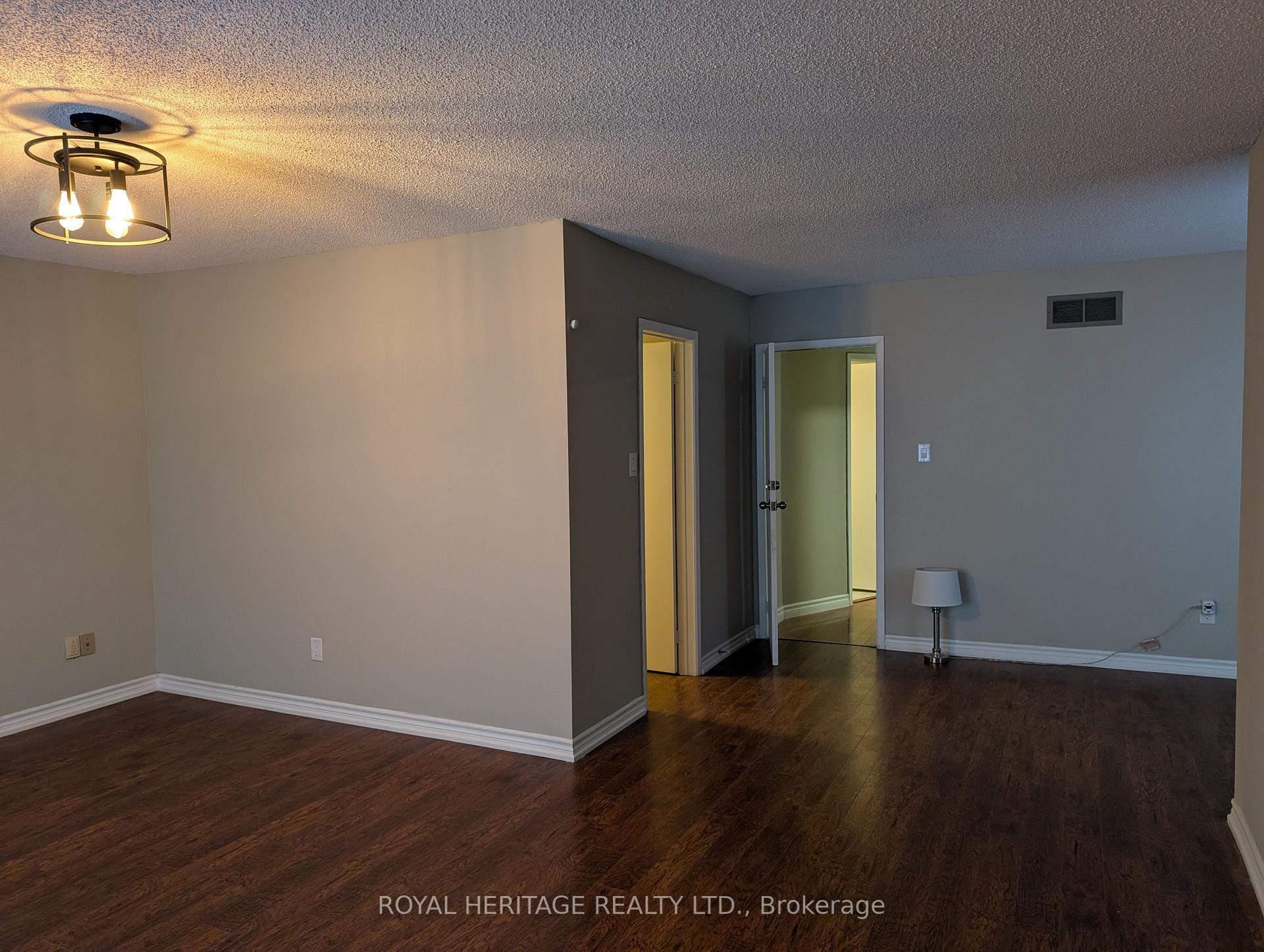 Photo 11 of 600 Creekview Circle, Pickering, West Shore — HOMEH