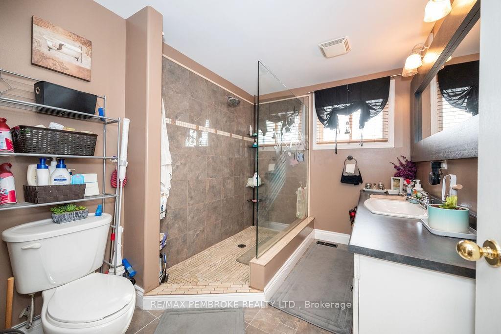 Photo 5 of 3255 Petawawa Boulevard, Petawawa — HOMEH