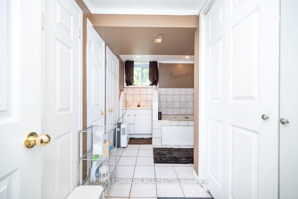 Photo 11 of 3255 Petawawa Boulevard, Petawawa — HOMEH