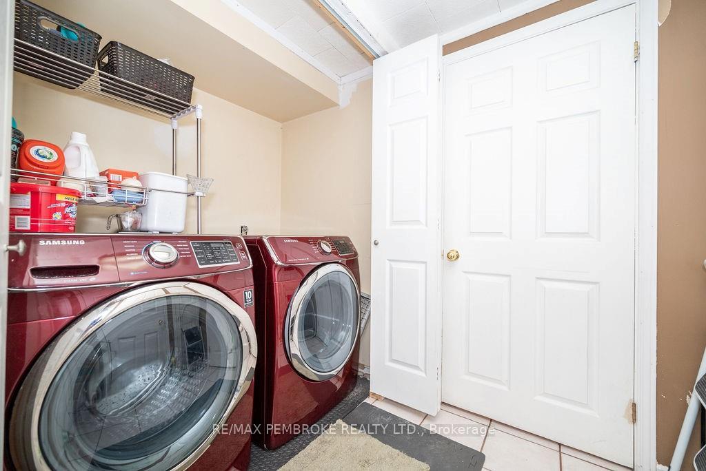 Photo 13 of 3255 Petawawa Boulevard, Petawawa — HOMEH