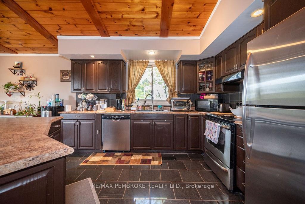 Photo 14 of 3255 Petawawa Boulevard, Petawawa — HOMEH