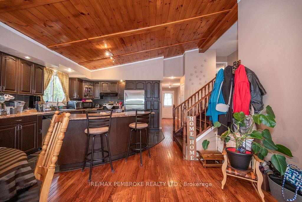 Photo 17 of 3255 Petawawa Boulevard, Petawawa — HOMEH