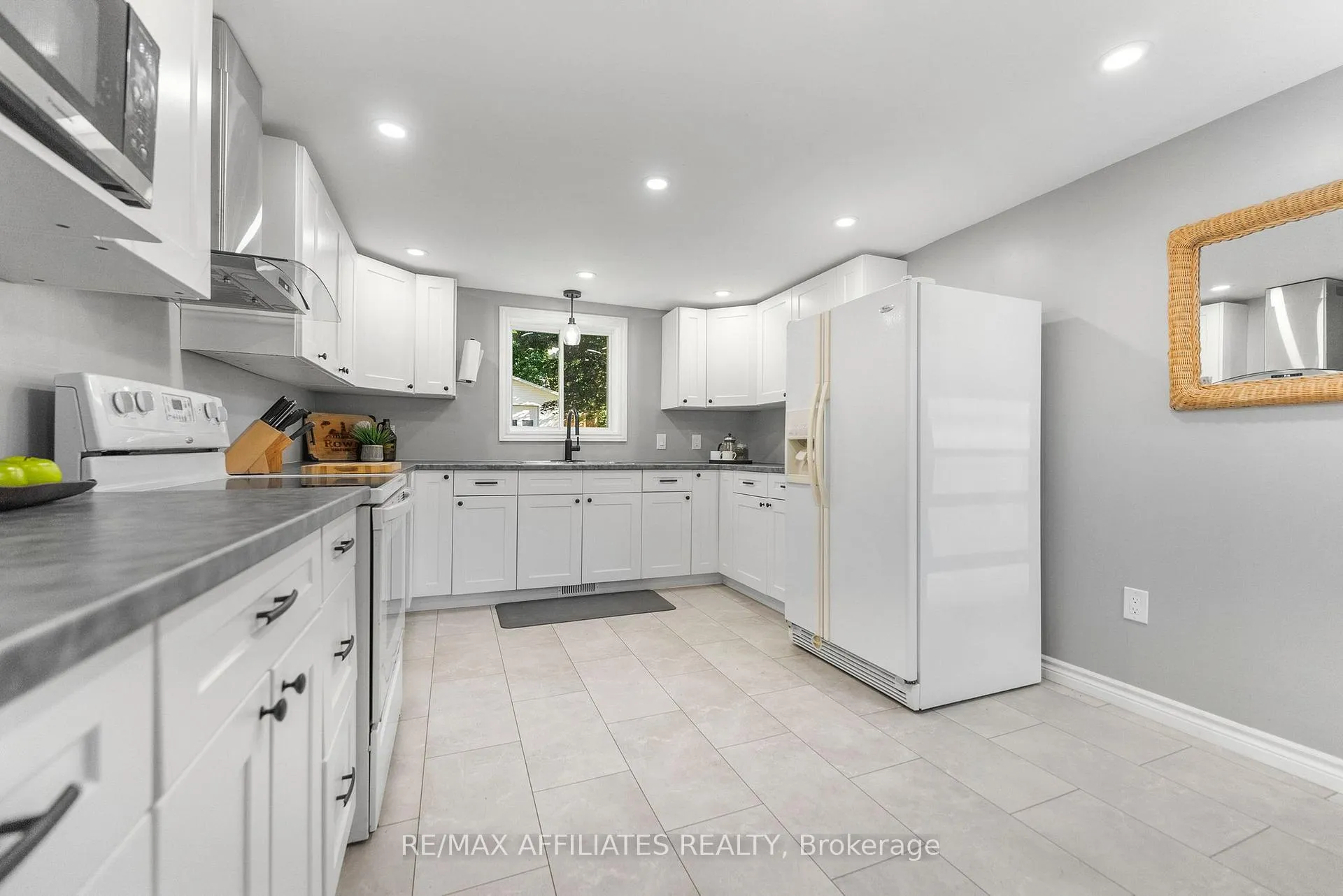 Photo 9 of 416 Dibble Street E, Prescott — HOMEH