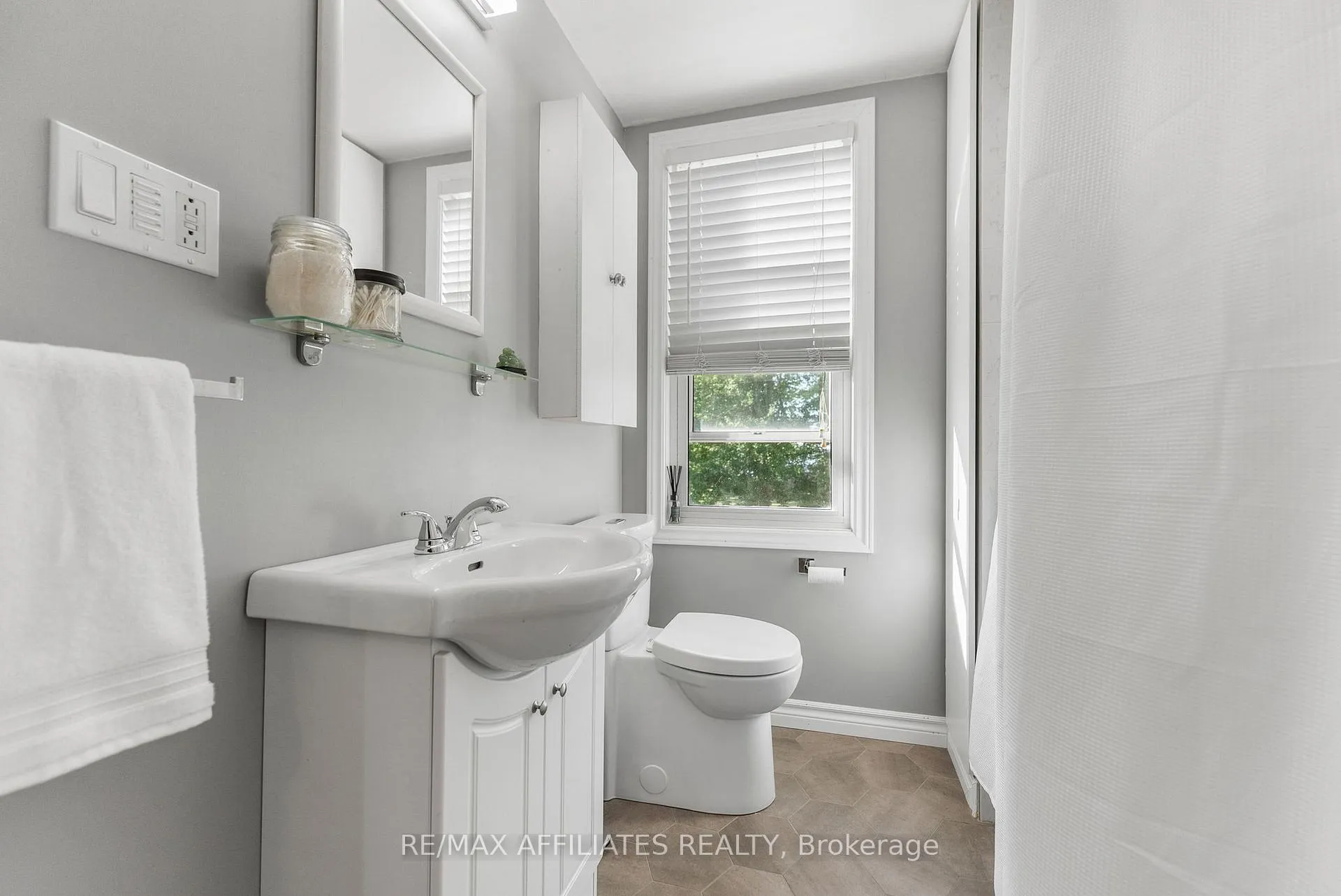 Photo 18 of 416 Dibble Street E, Prescott — HOMEH