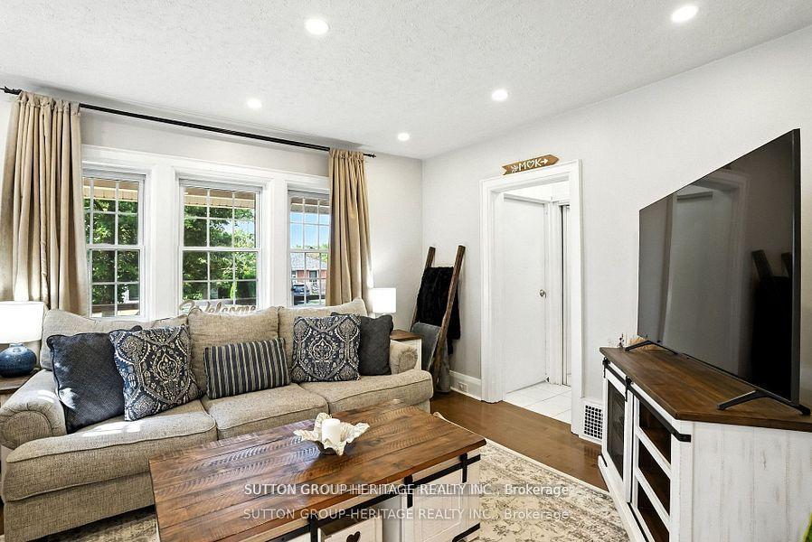 Photo 6 of 441 Miller Avenue, Oshawa, McLaughlin — HOMEH