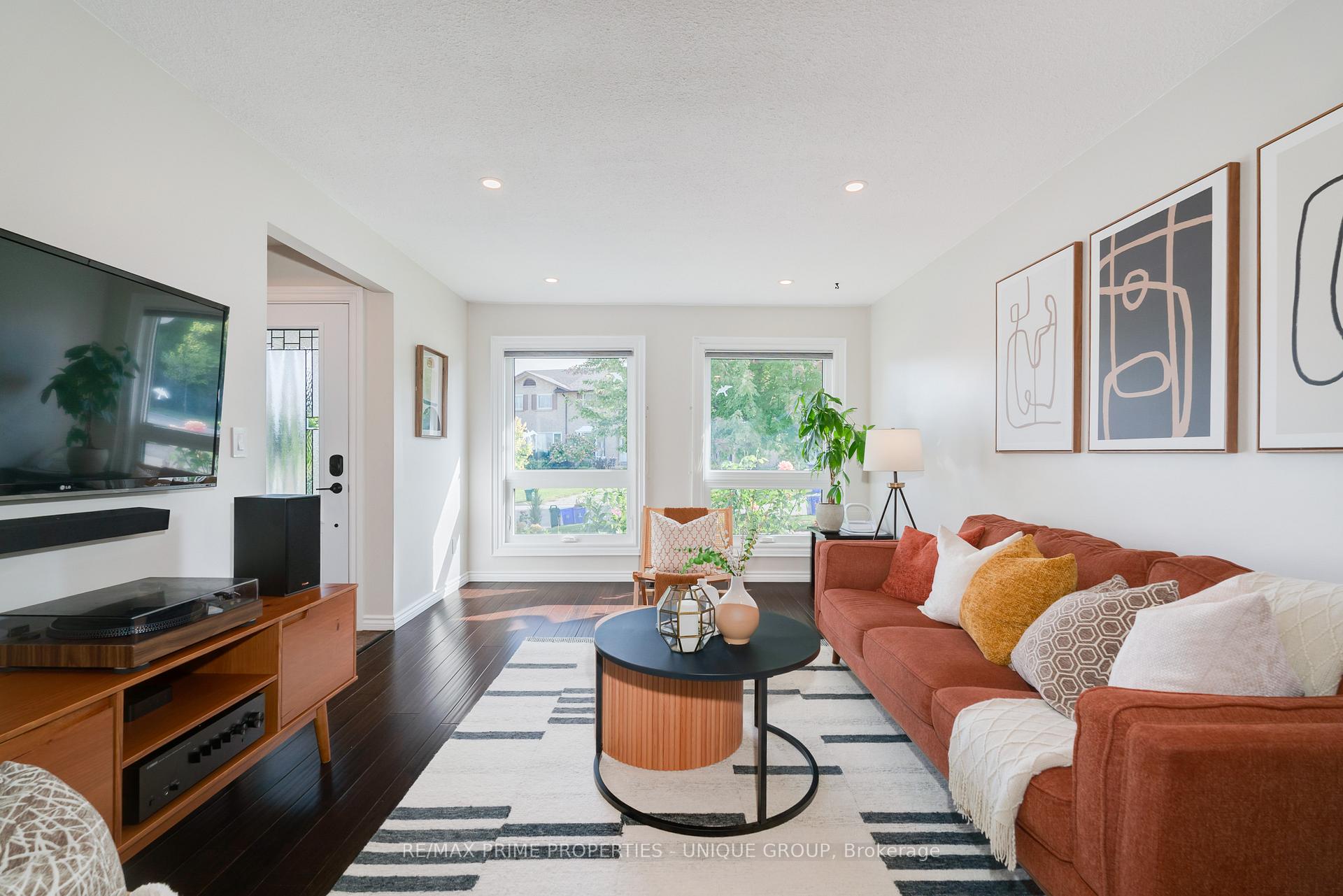 Photo 3 of 520 Muirfield Street, Oshawa, Donevan — HOMEH