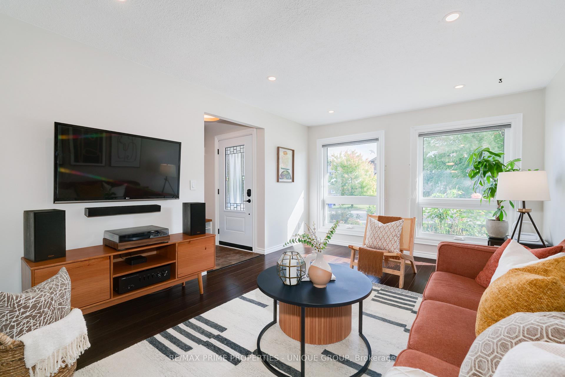 Photo 5 of 520 Muirfield Street, Oshawa, Donevan — HOMEH