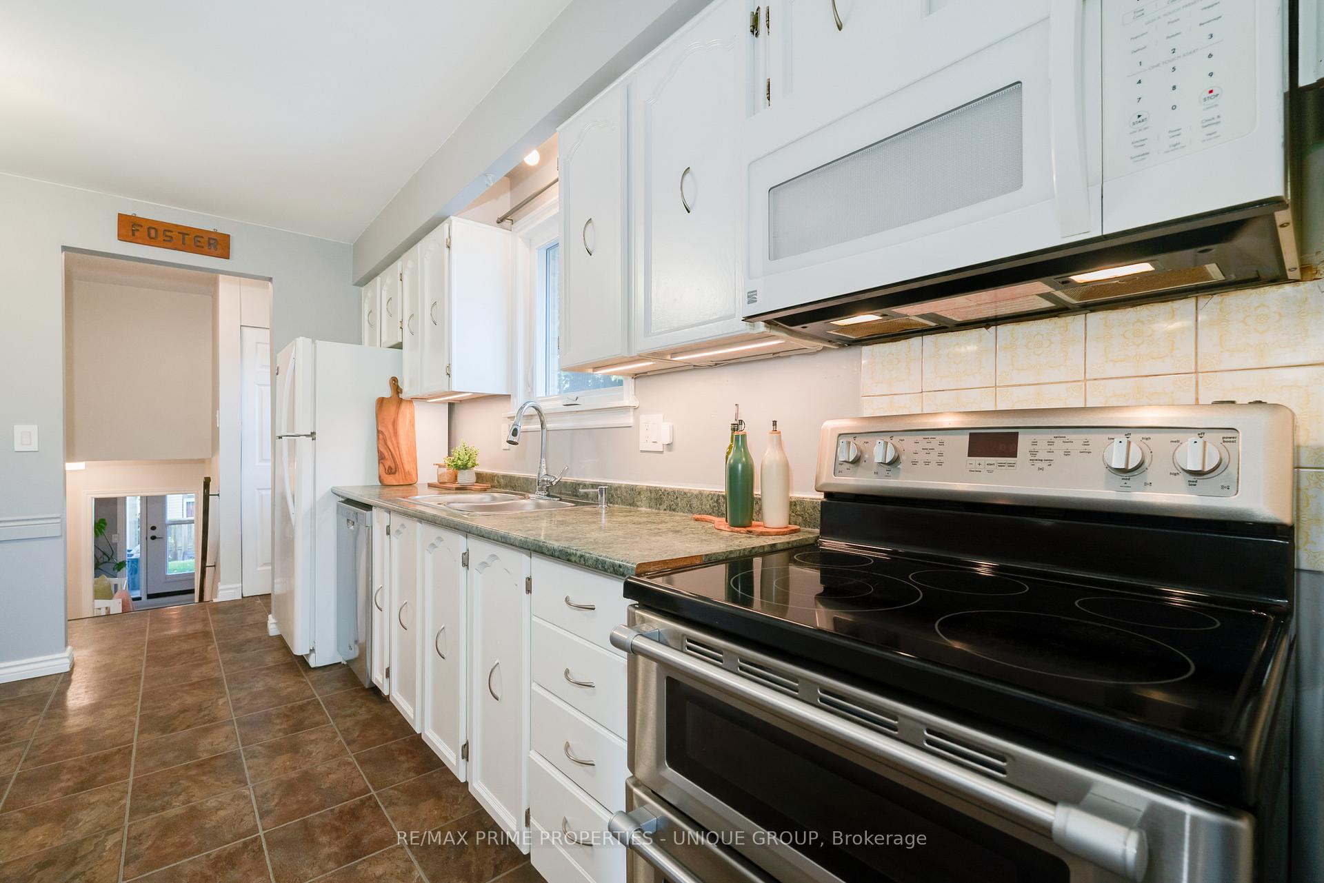 Photo 11 of 520 Muirfield Street, Oshawa, Donevan — HOMEH