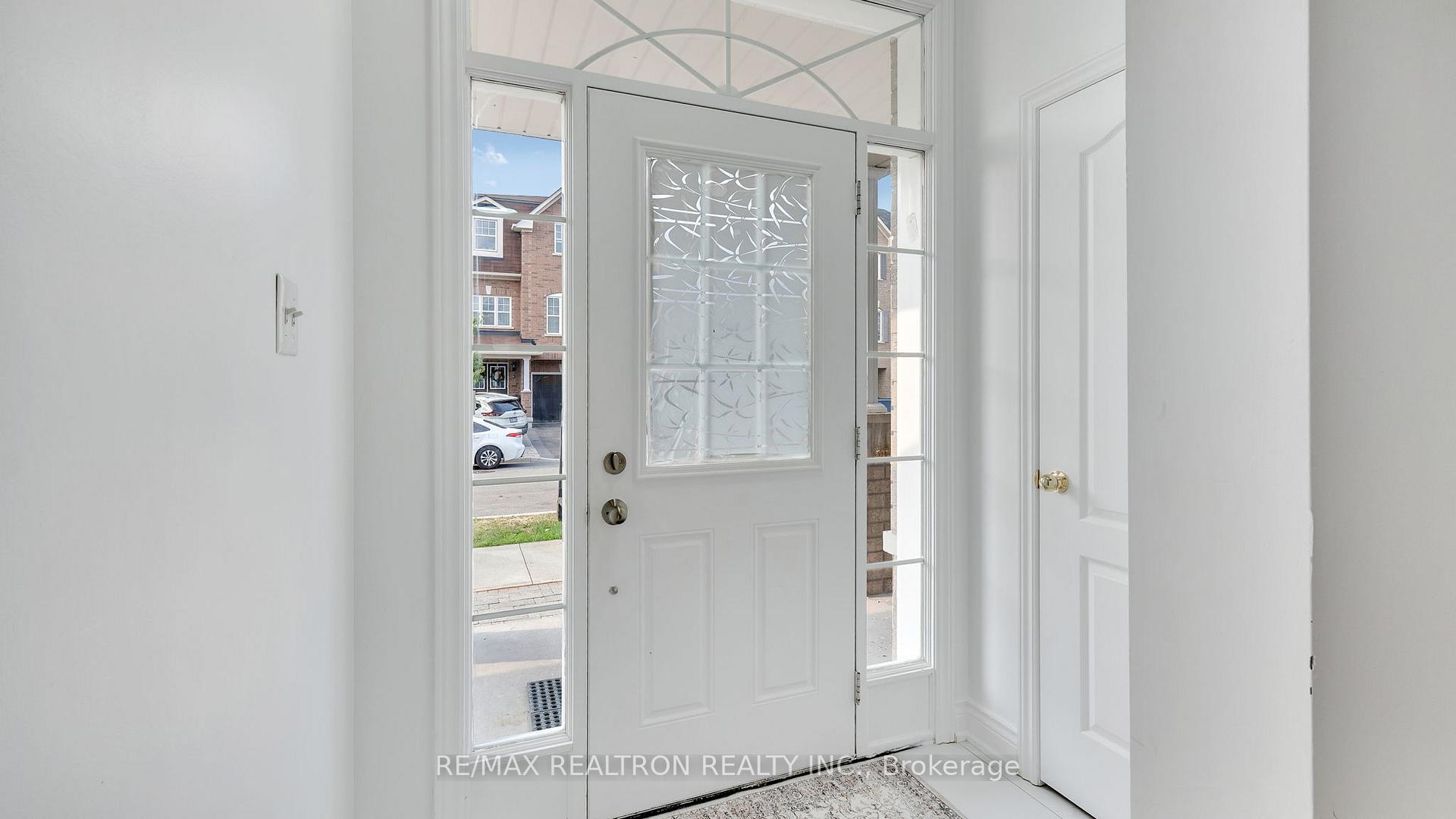 Photo 5 of 1585 Brandy Court, Pickering, Duffin Heights — HOMEH