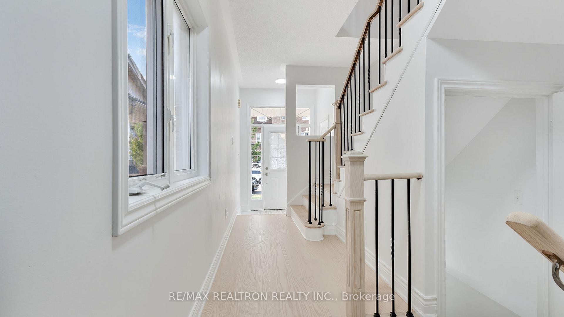 Photo 6 of 1585 Brandy Court, Pickering, Duffin Heights — HOMEH