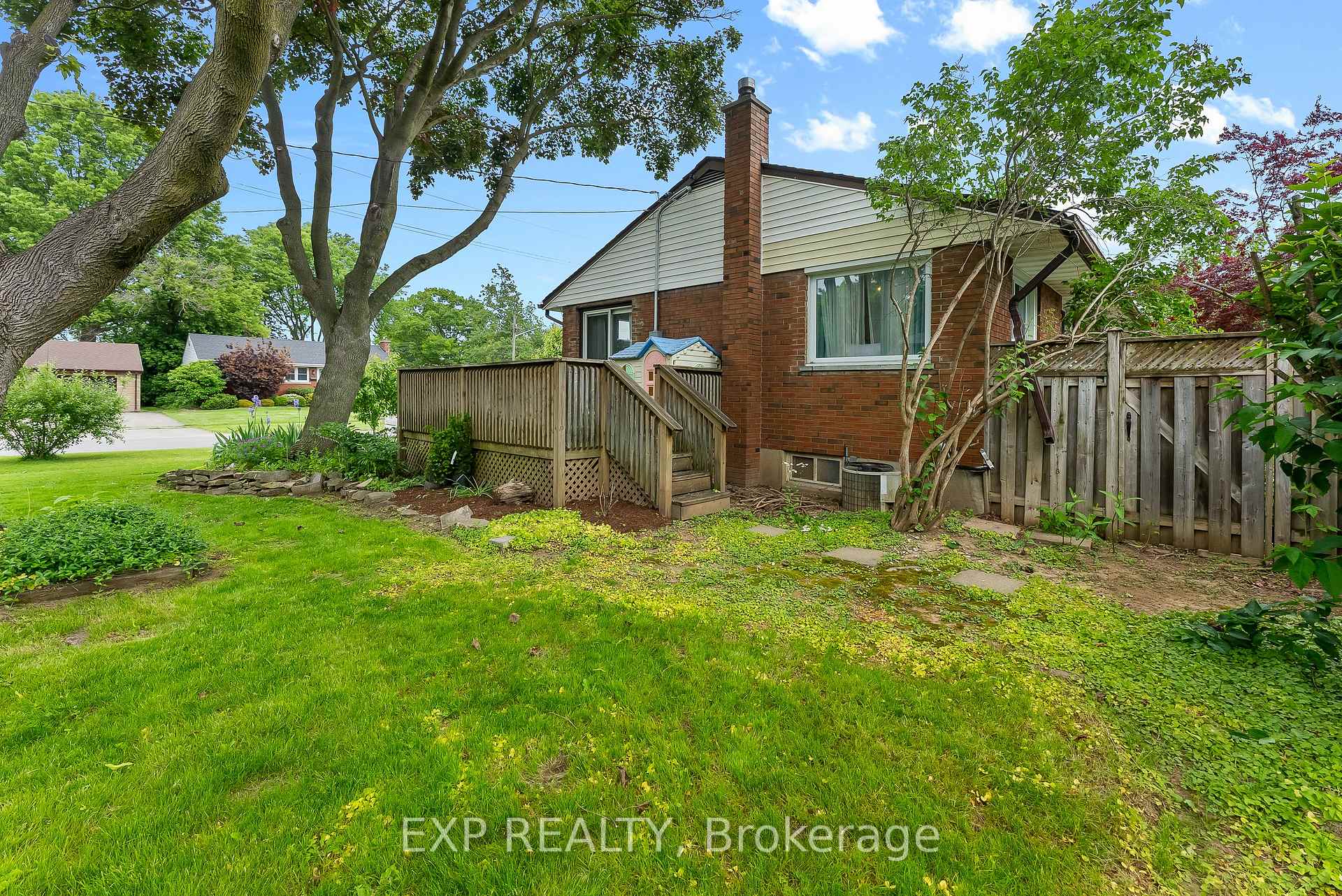 Photo 5 of 5667 Green Avenue, Niagara Falls, Ascot — HOMEH