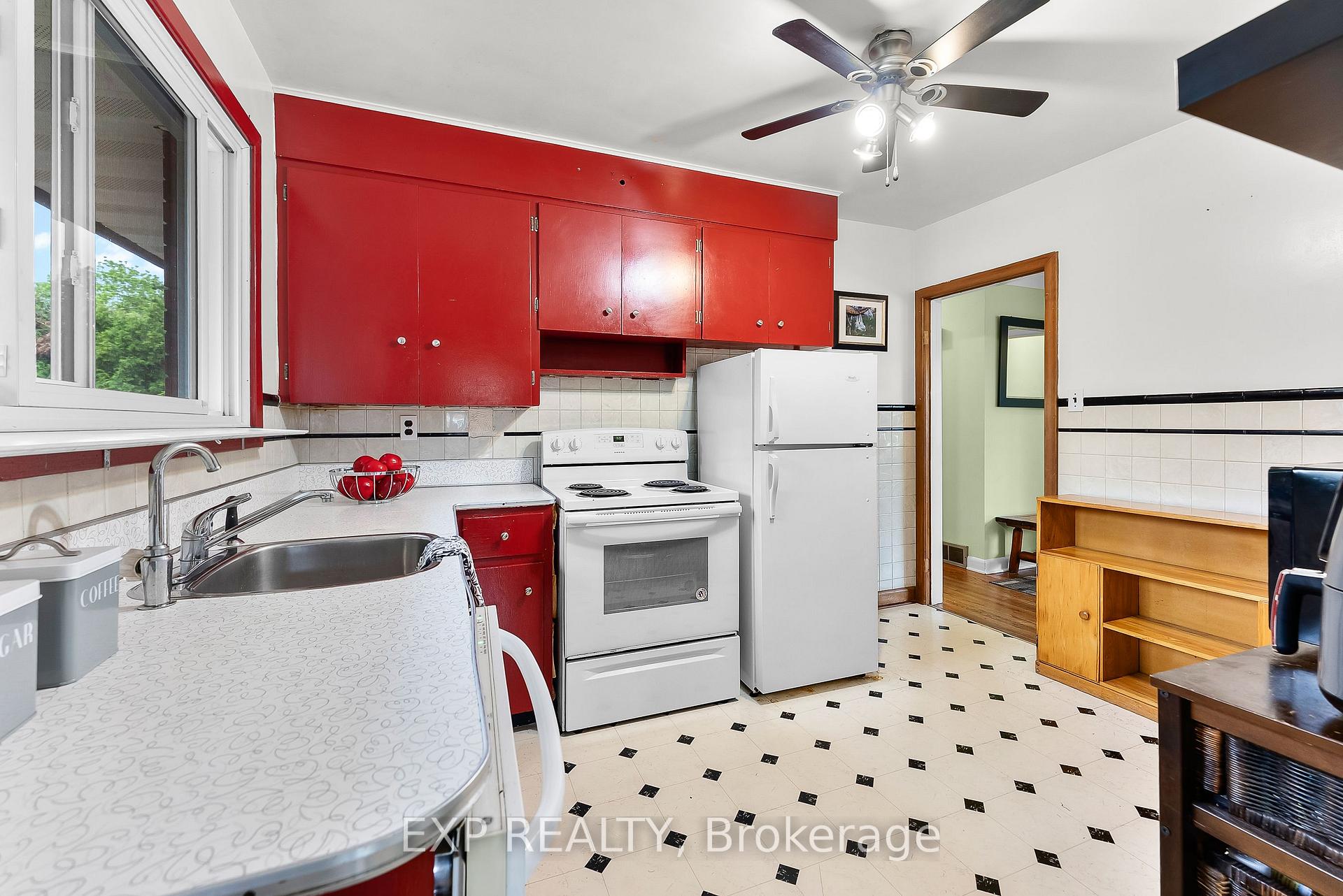 Photo 15 of 5667 Green Avenue, Niagara Falls, Ascot — HOMEH