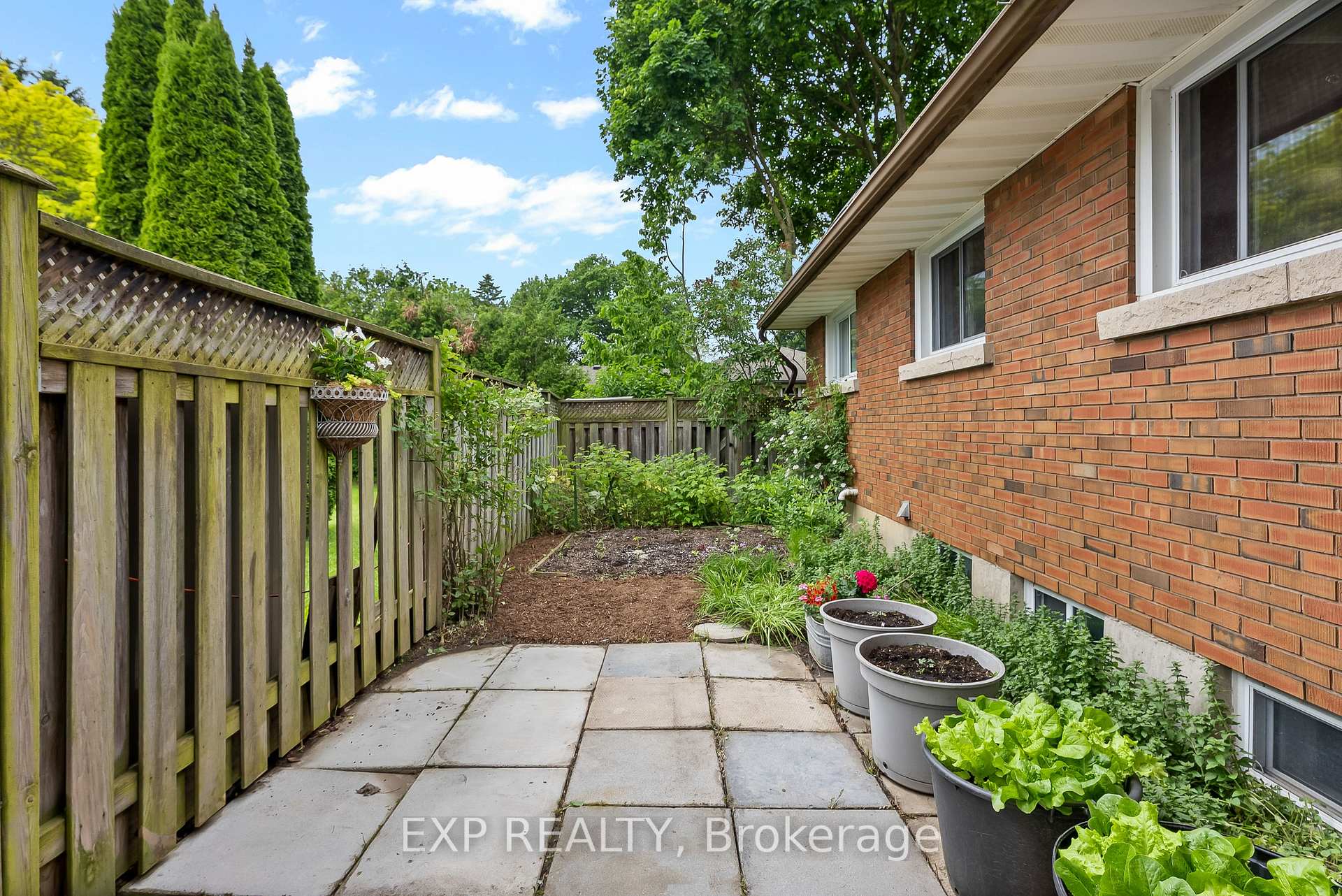 Photo 32 of 5667 Green Avenue, Niagara Falls, Ascot — HOMEH