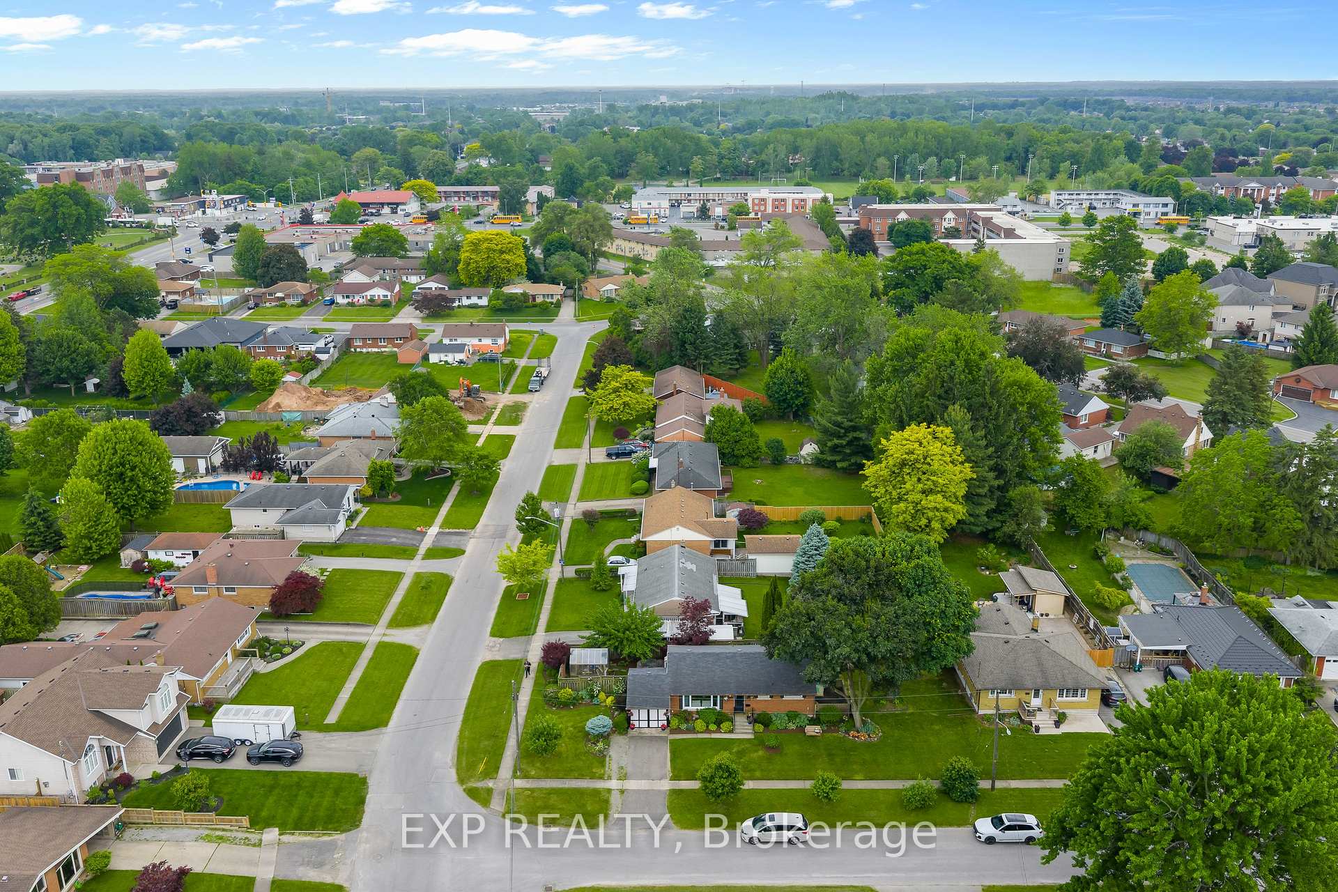 Photo 36 of 5667 Green Avenue, Niagara Falls, Ascot — HOMEH