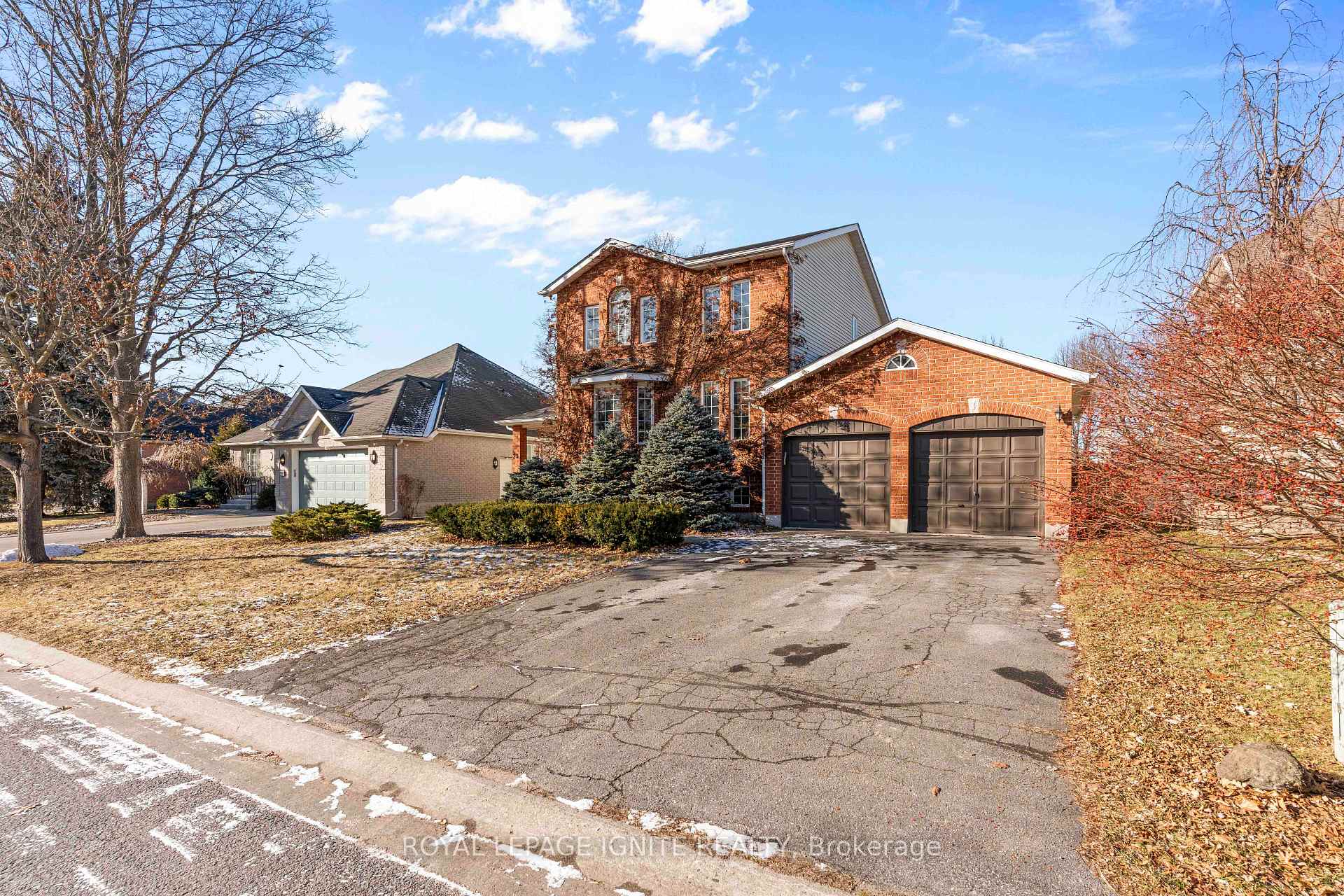 Photo 4 of 23 Kenwoods Circle, Kingston, Kingston East (Incl Barret Crt) — HOMEH