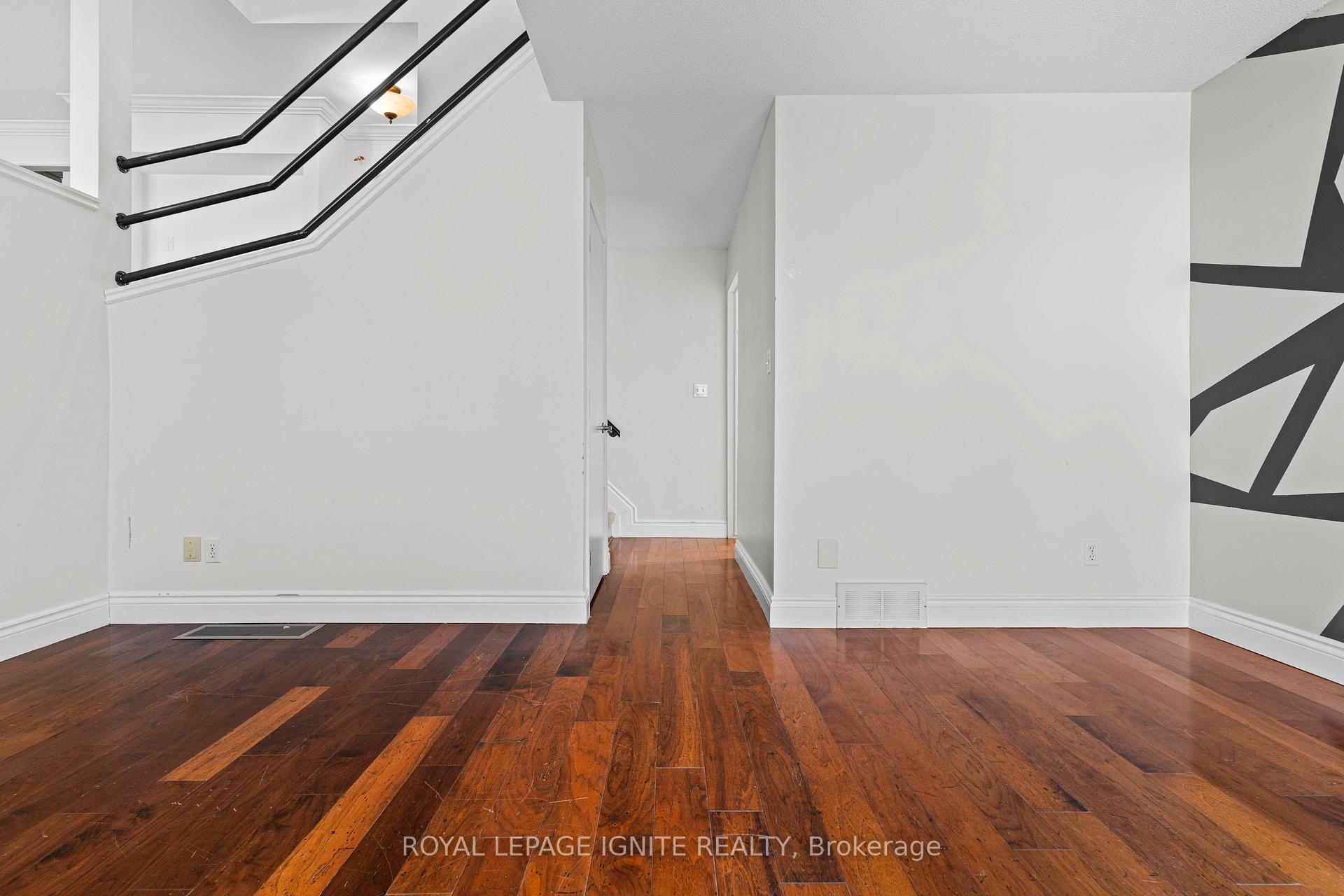 Photo 10 of 23 Kenwoods Circle, Kingston, Kingston East (Incl Barret Crt) — HOMEH
