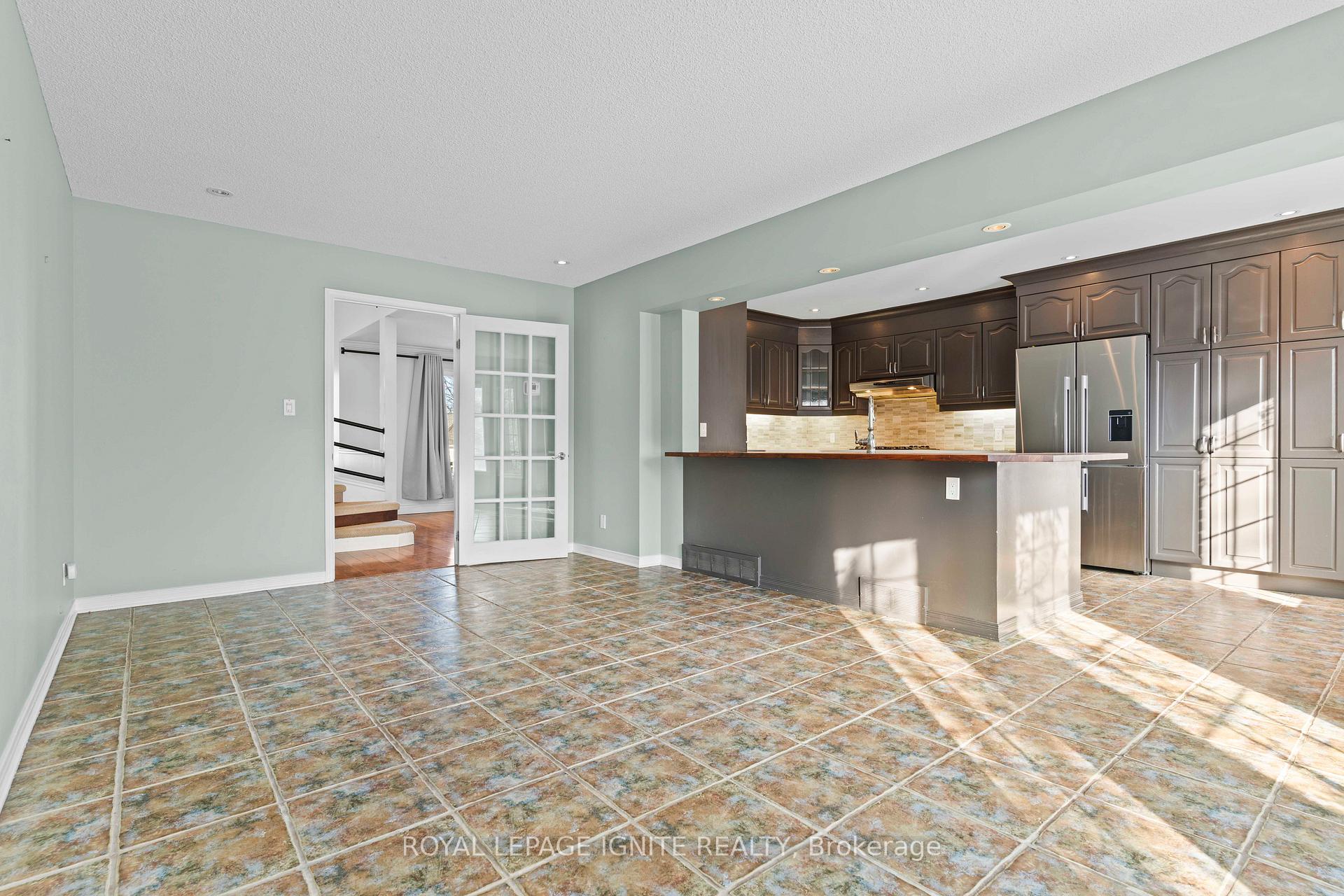 Photo 14 of 23 Kenwoods Circle, Kingston, Kingston East (Incl Barret Crt) — HOMEH