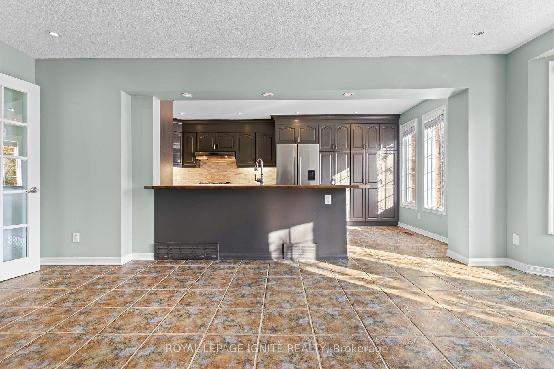 Photo 15 of 23 Kenwoods Circle, Kingston, Kingston East (Incl Barret Crt) — HOMEH