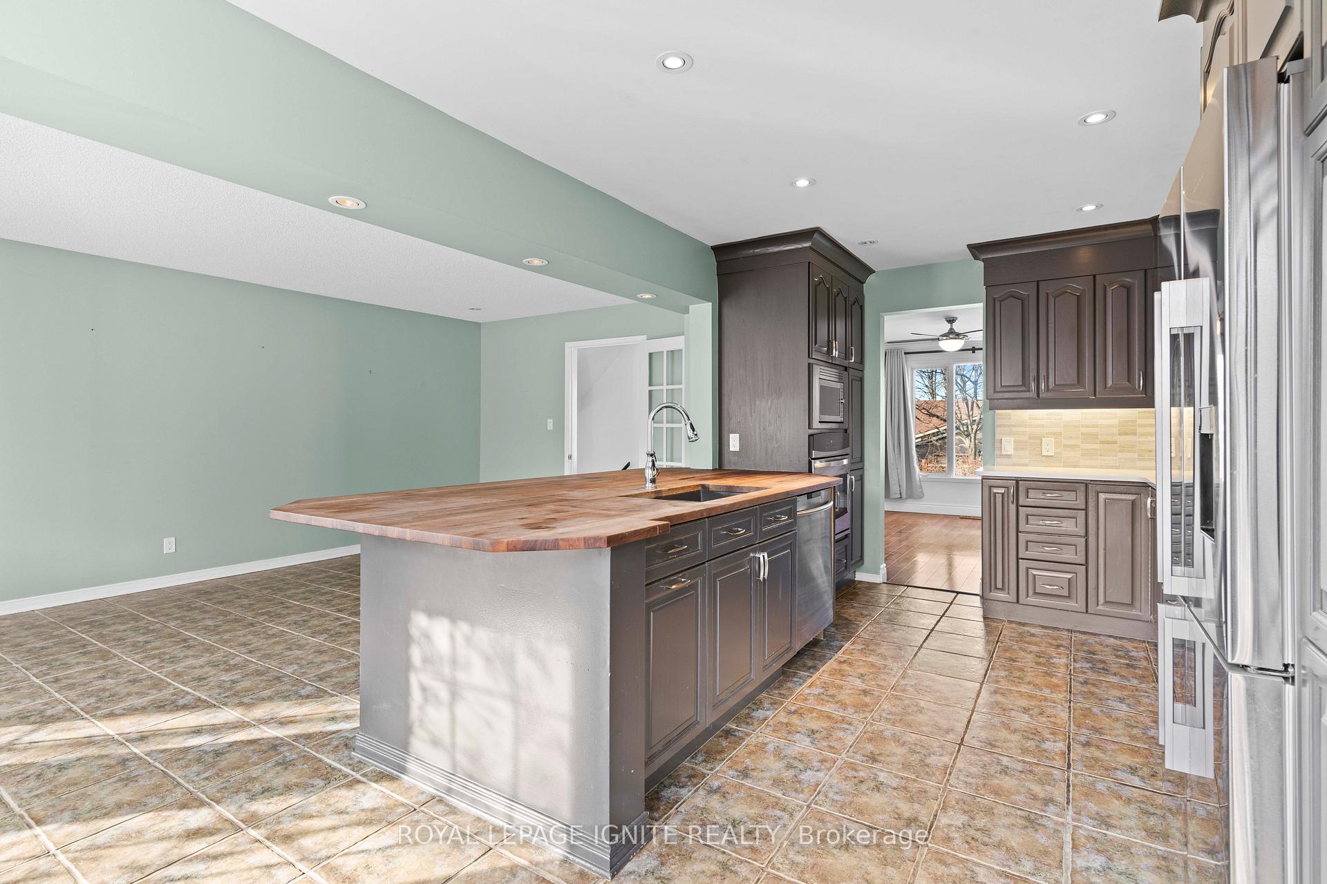 Photo 17 of 23 Kenwoods Circle, Kingston, Kingston East (Incl Barret Crt) — HOMEH