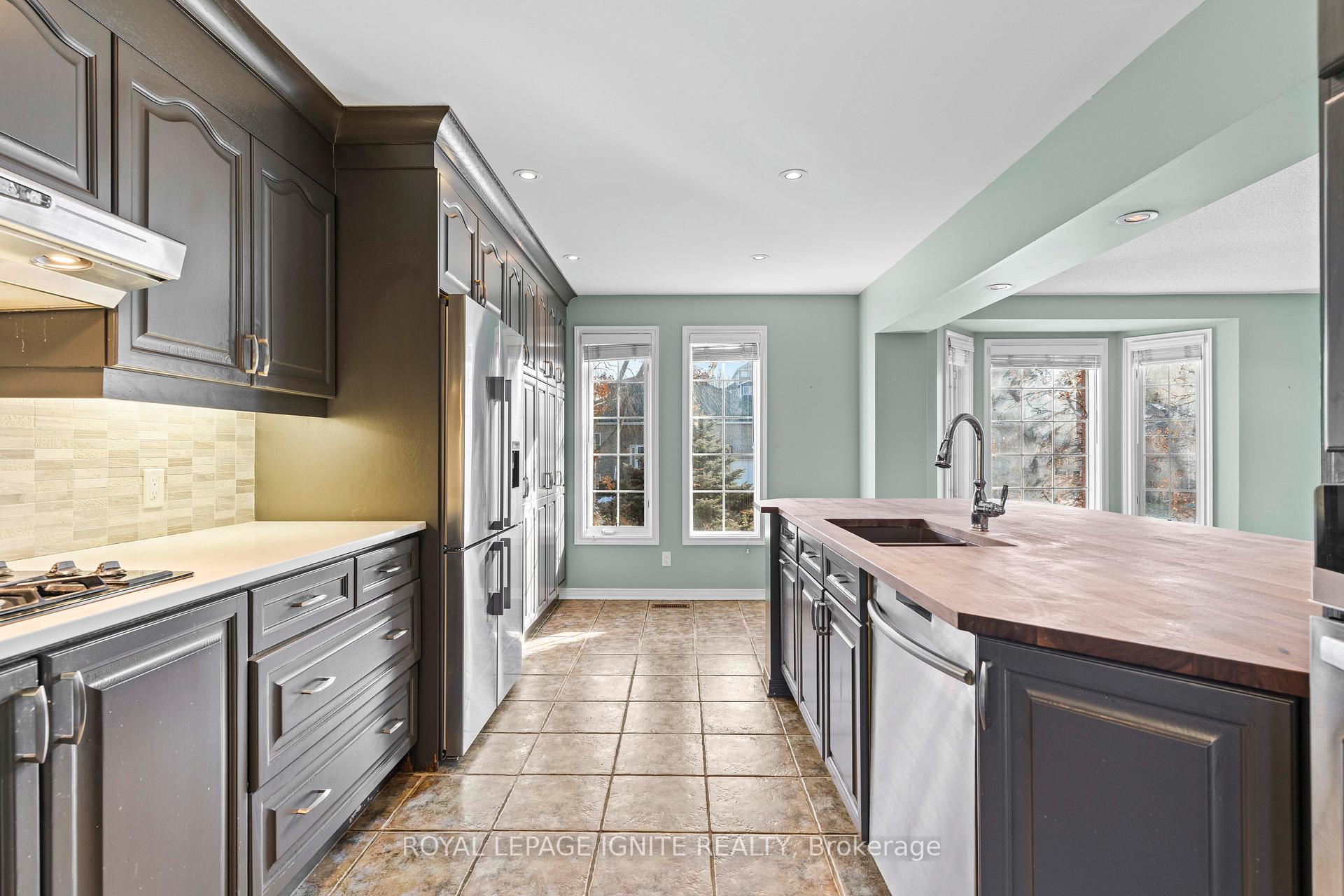 Photo 19 of 23 Kenwoods Circle, Kingston, Kingston East (Incl Barret Crt) — HOMEH