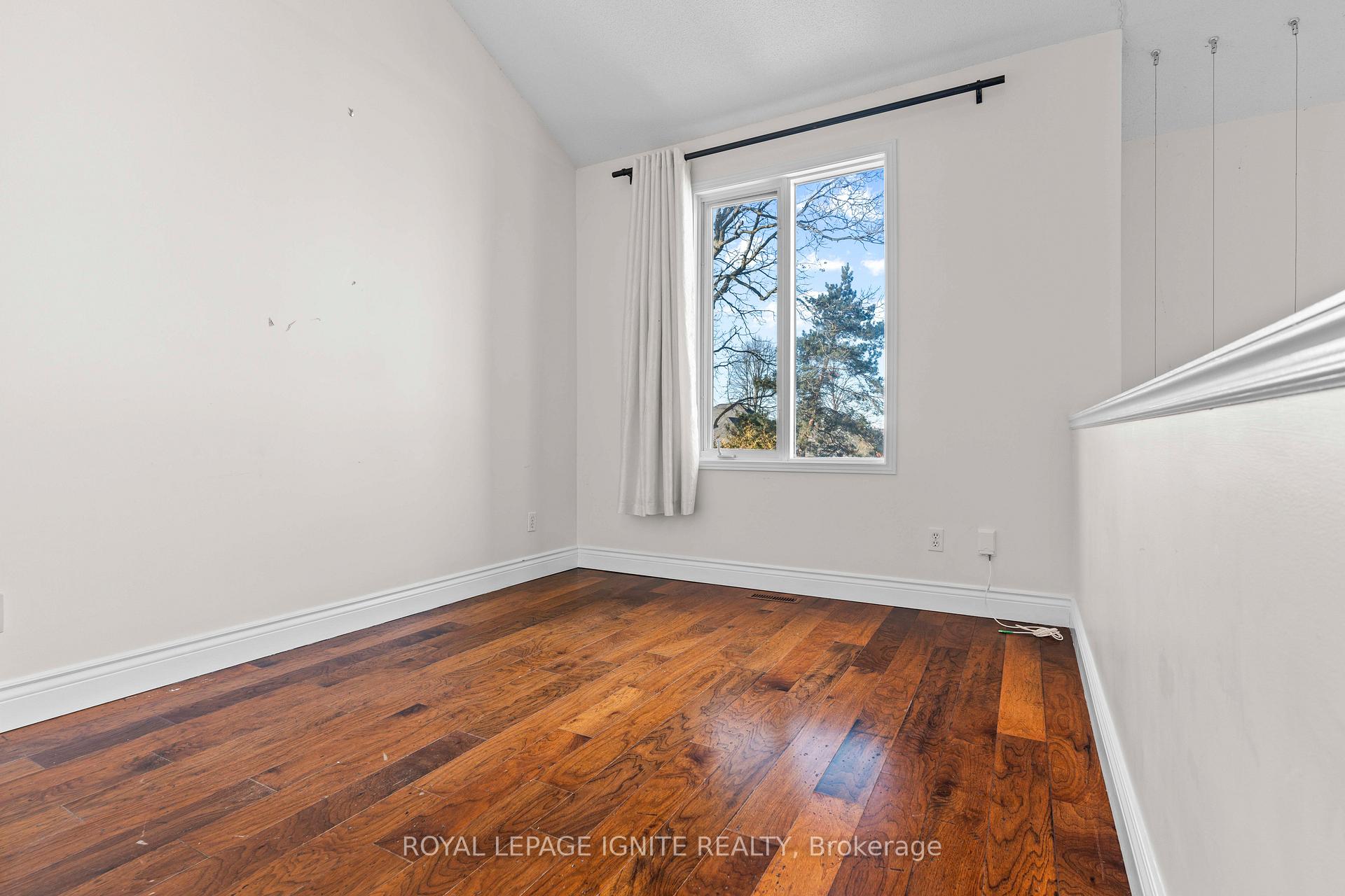 Photo 21 of 23 Kenwoods Circle, Kingston, Kingston East (Incl Barret Crt) — HOMEH