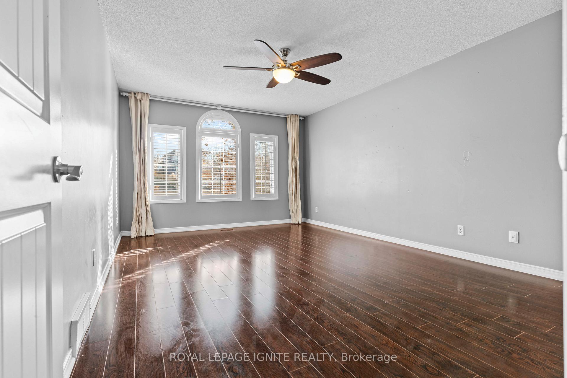 Photo 24 of 23 Kenwoods Circle, Kingston, Kingston East (Incl Barret Crt) — HOMEH