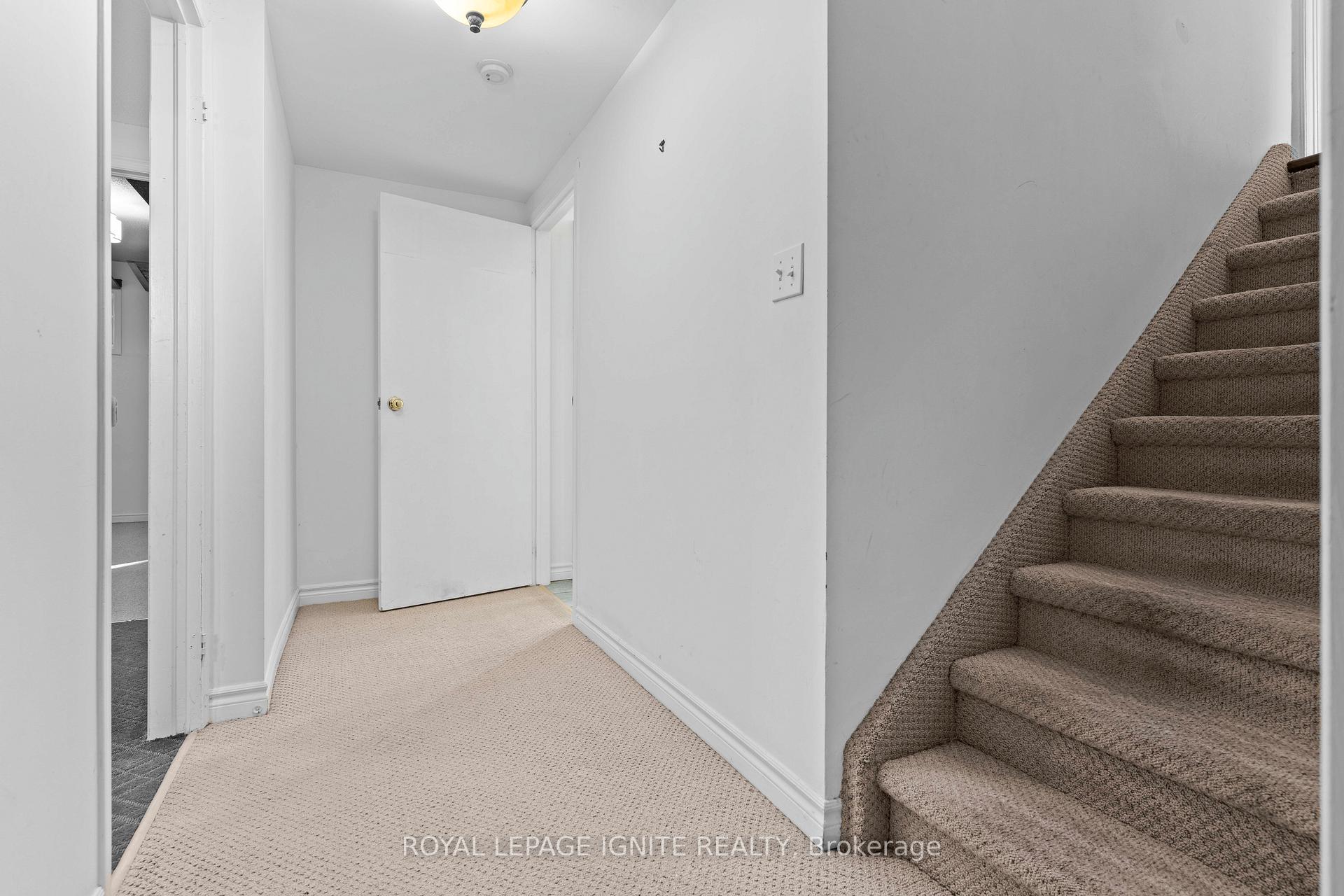 Photo 33 of 23 Kenwoods Circle, Kingston, Kingston East (Incl Barret Crt) — HOMEH