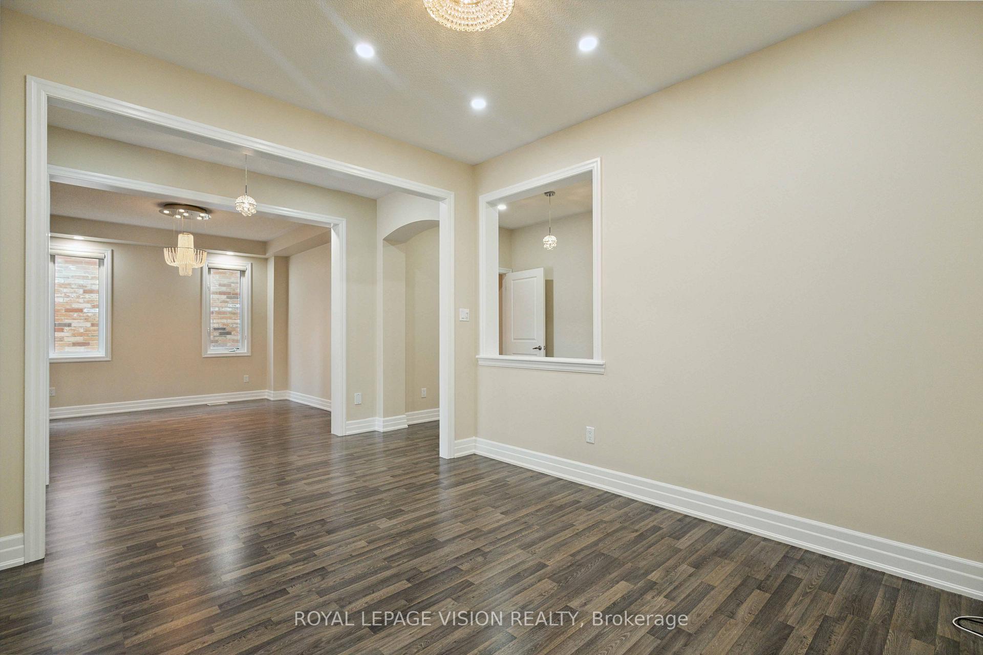 Photo 4 of 496 Gulfstream Avenue Main, Oshawa, Windfields — HOMEH
