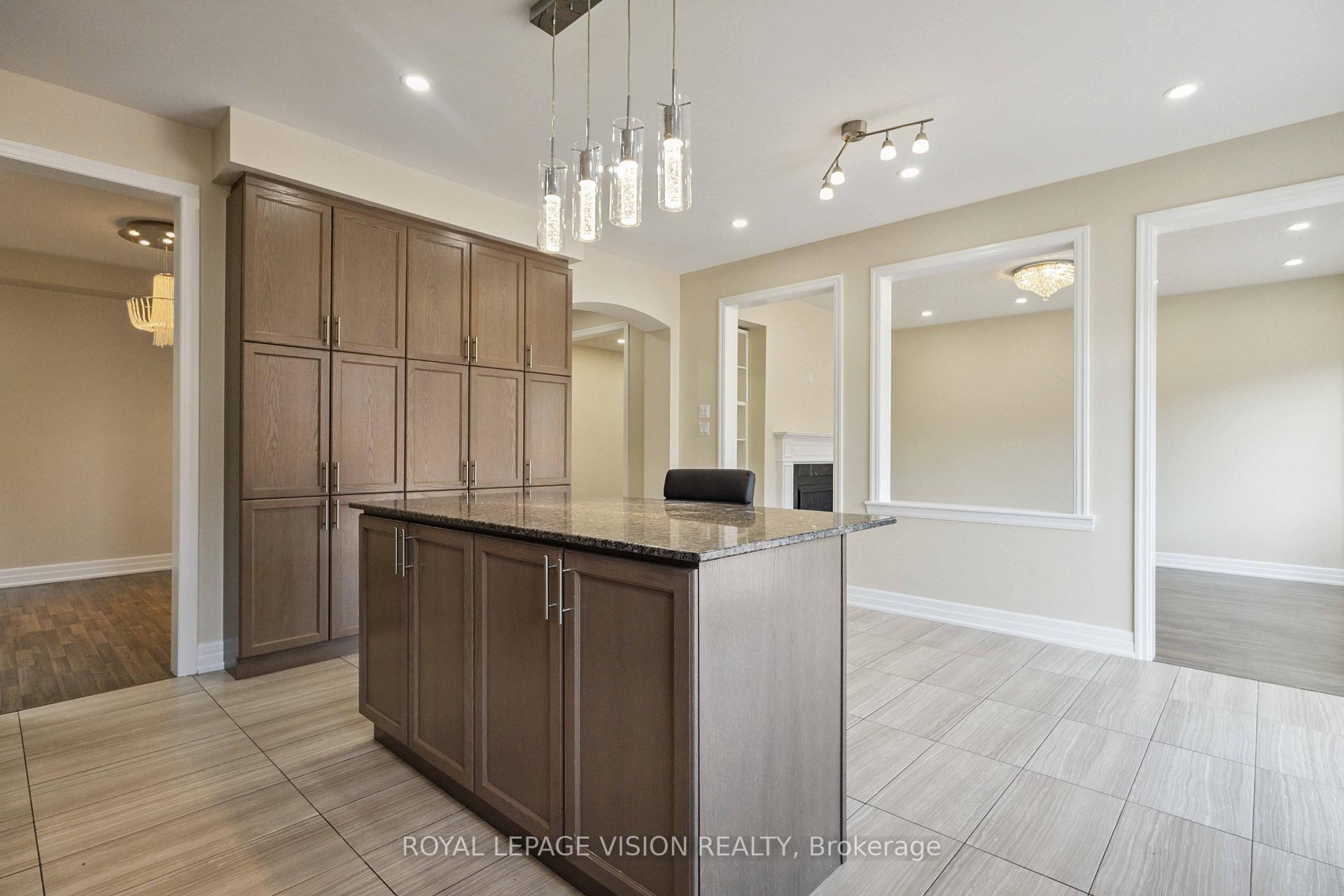 Photo 10 of 496 Gulfstream Avenue Main, Oshawa, Windfields — HOMEH